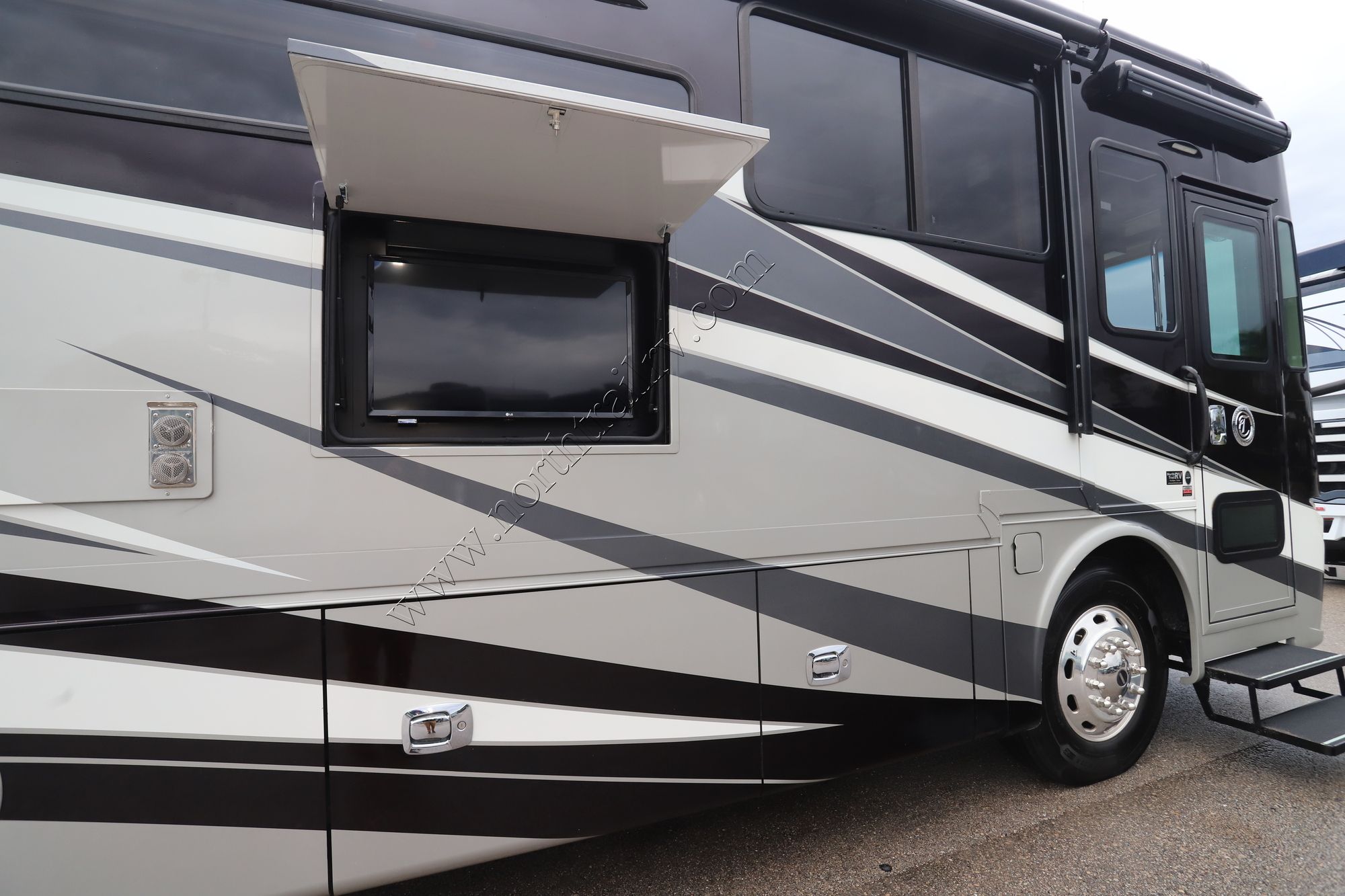 Used 2020 Tiffin Motor Homes Allegro Red 37BA Class A  For Sale