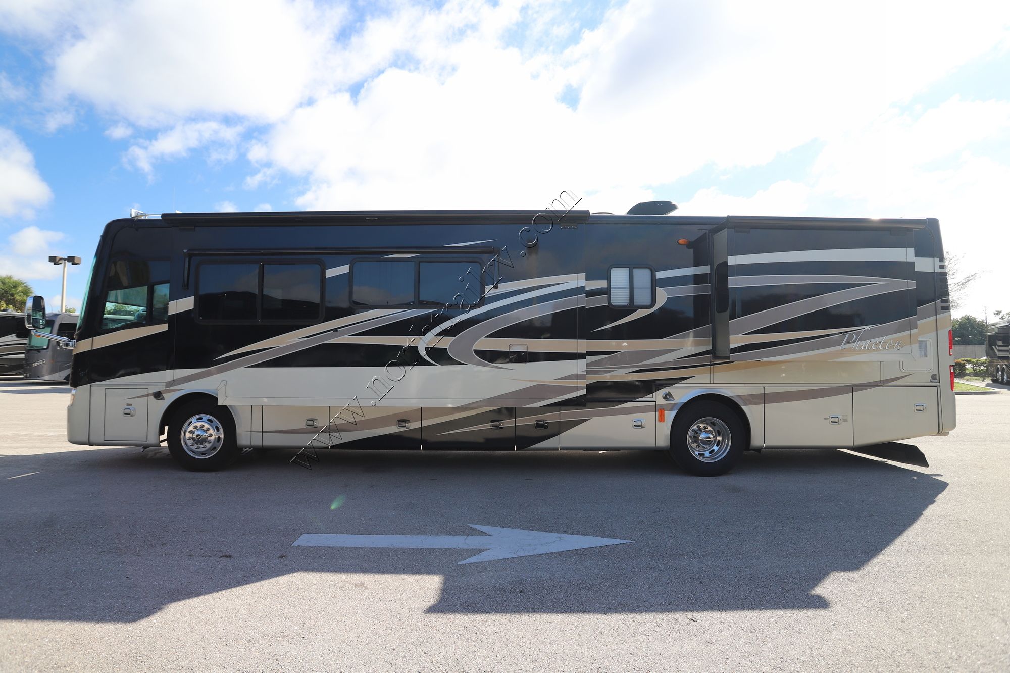 Used 2009 Tiffin Motor Homes Phaeton 40QTH Class A  For Sale