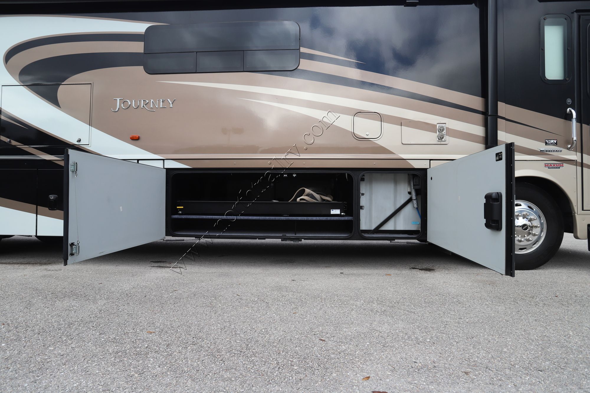 Used 2017 Winnebago Journey 40R Class A  For Sale