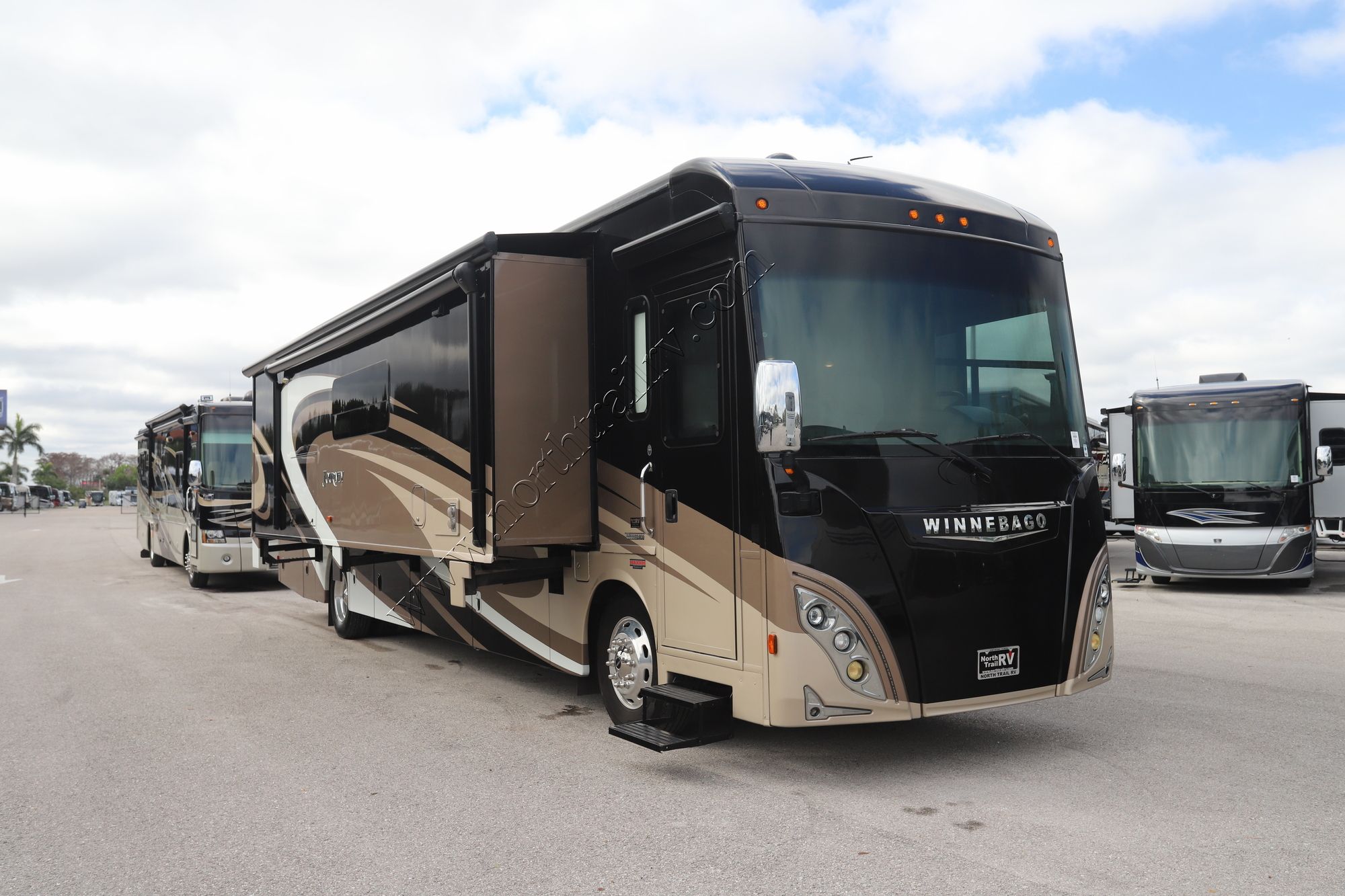 Used 2017 Winnebago Journey 40R Class A  For Sale