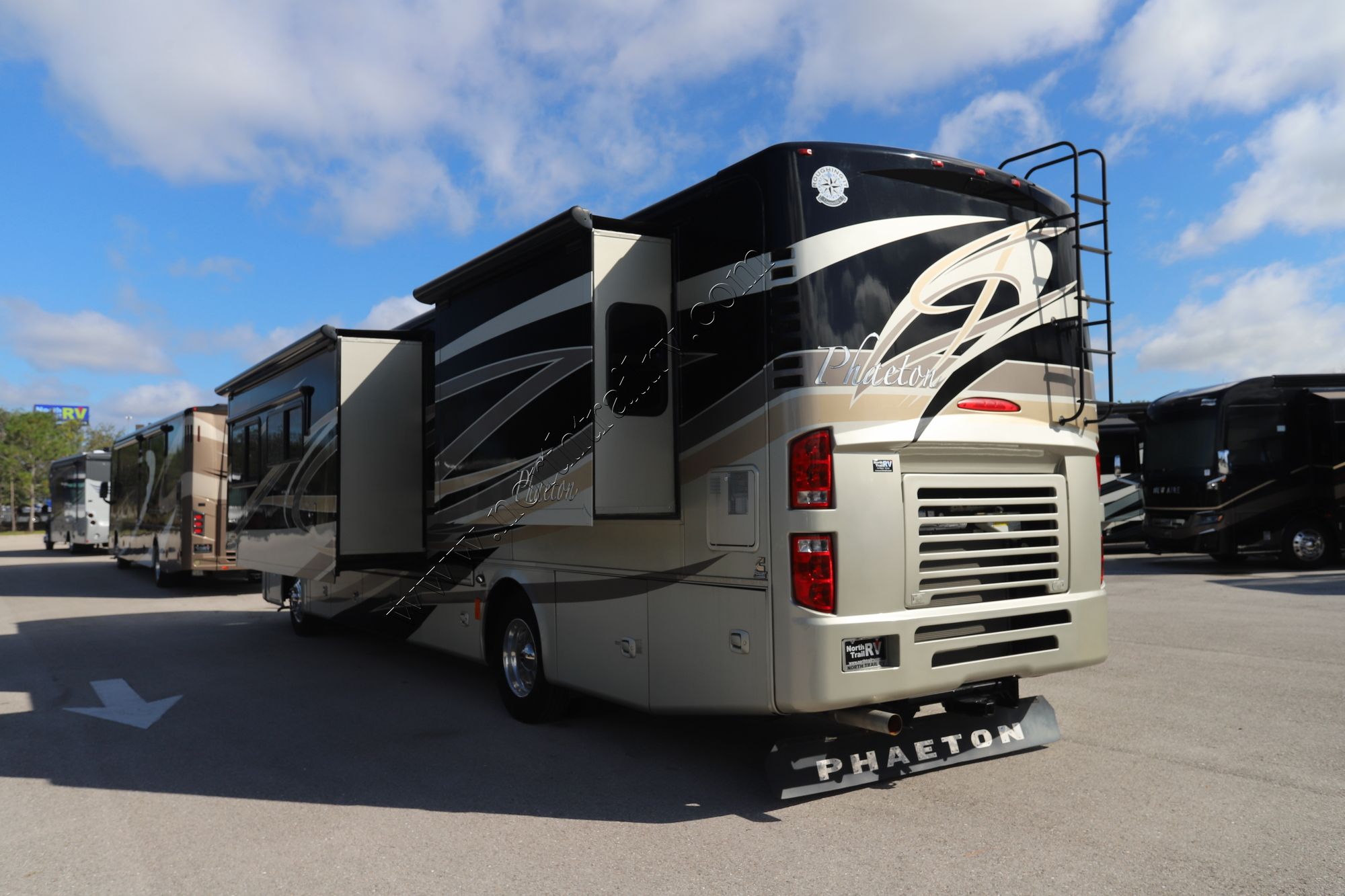 Used 2009 Tiffin Motor Homes Phaeton 40QTH Class A  For Sale