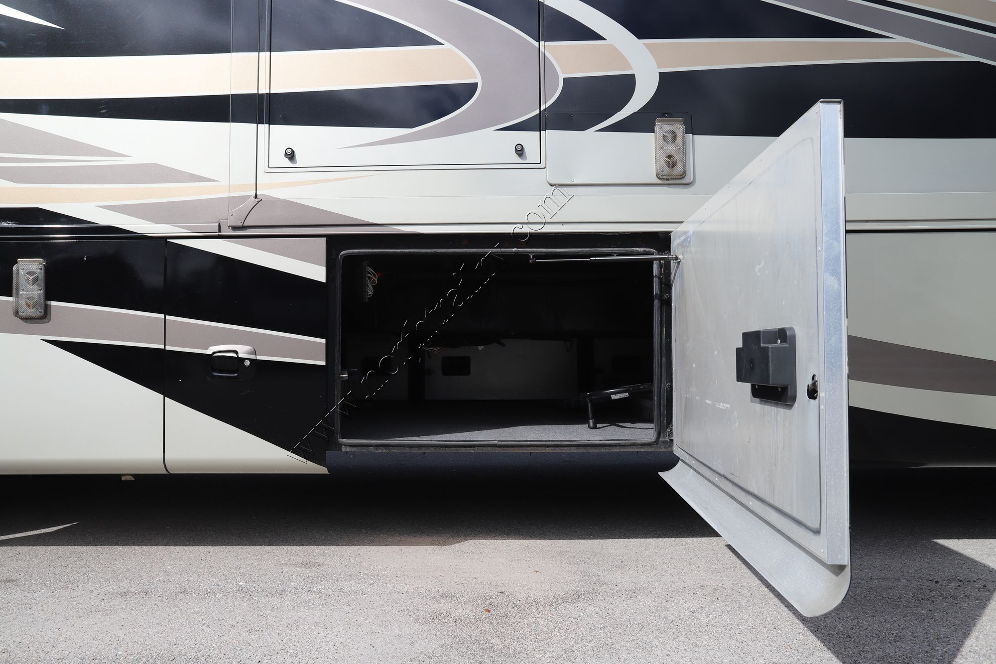 Used 2009 Tiffin Motor Homes Phaeton 40QTH Class A  For Sale