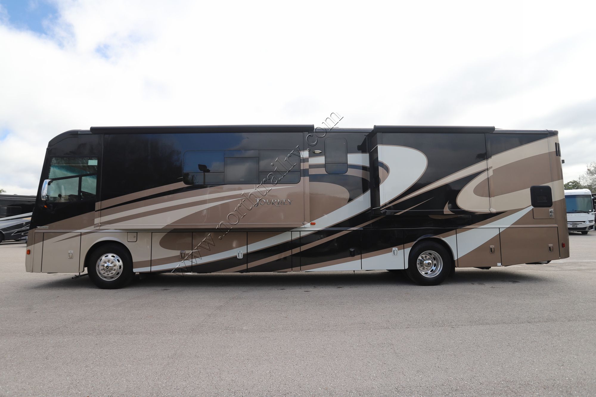 Used 2017 Winnebago Journey 40R Class A  For Sale