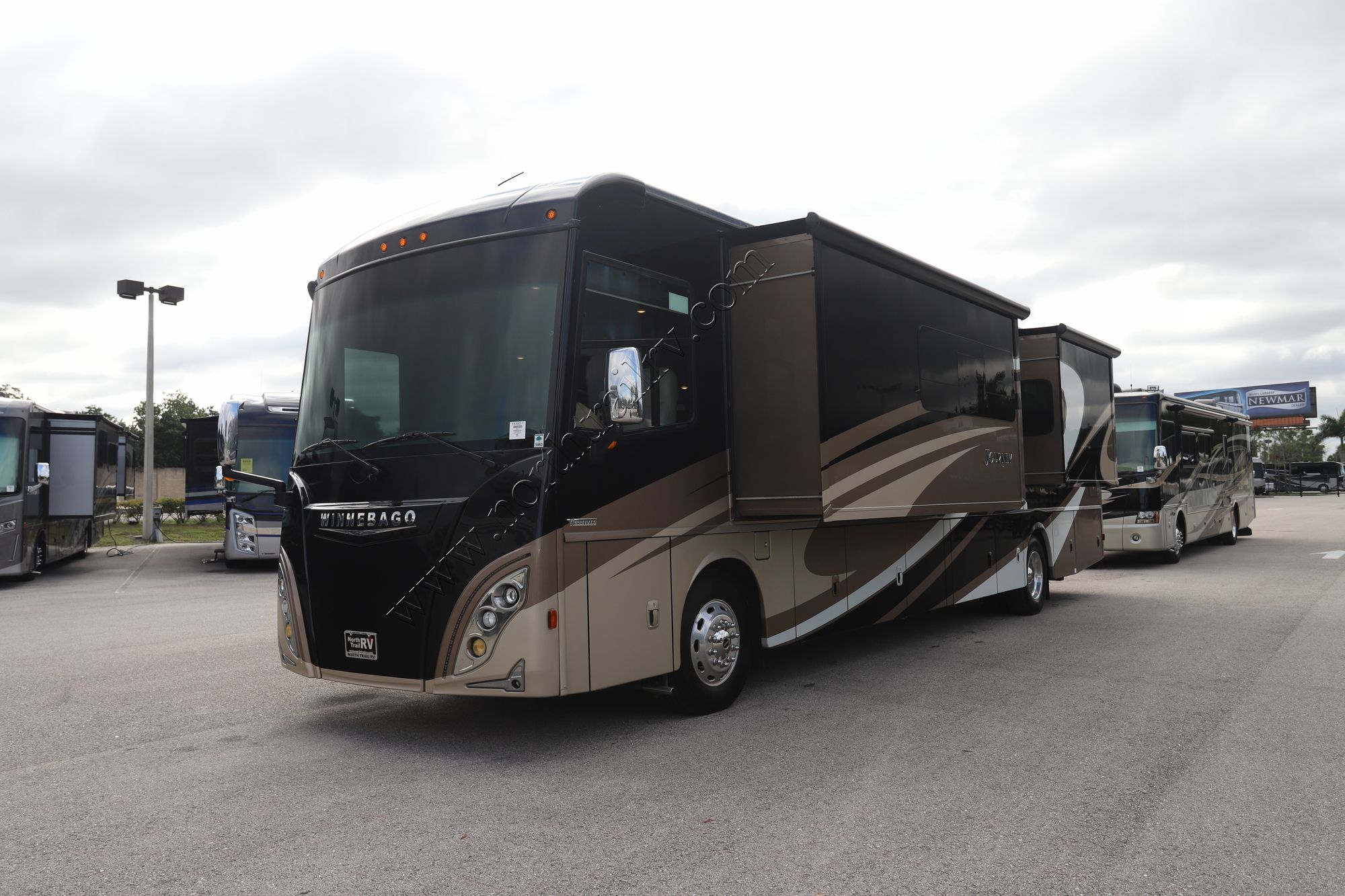 Used 2017 Winnebago Journey 40R Class A  For Sale