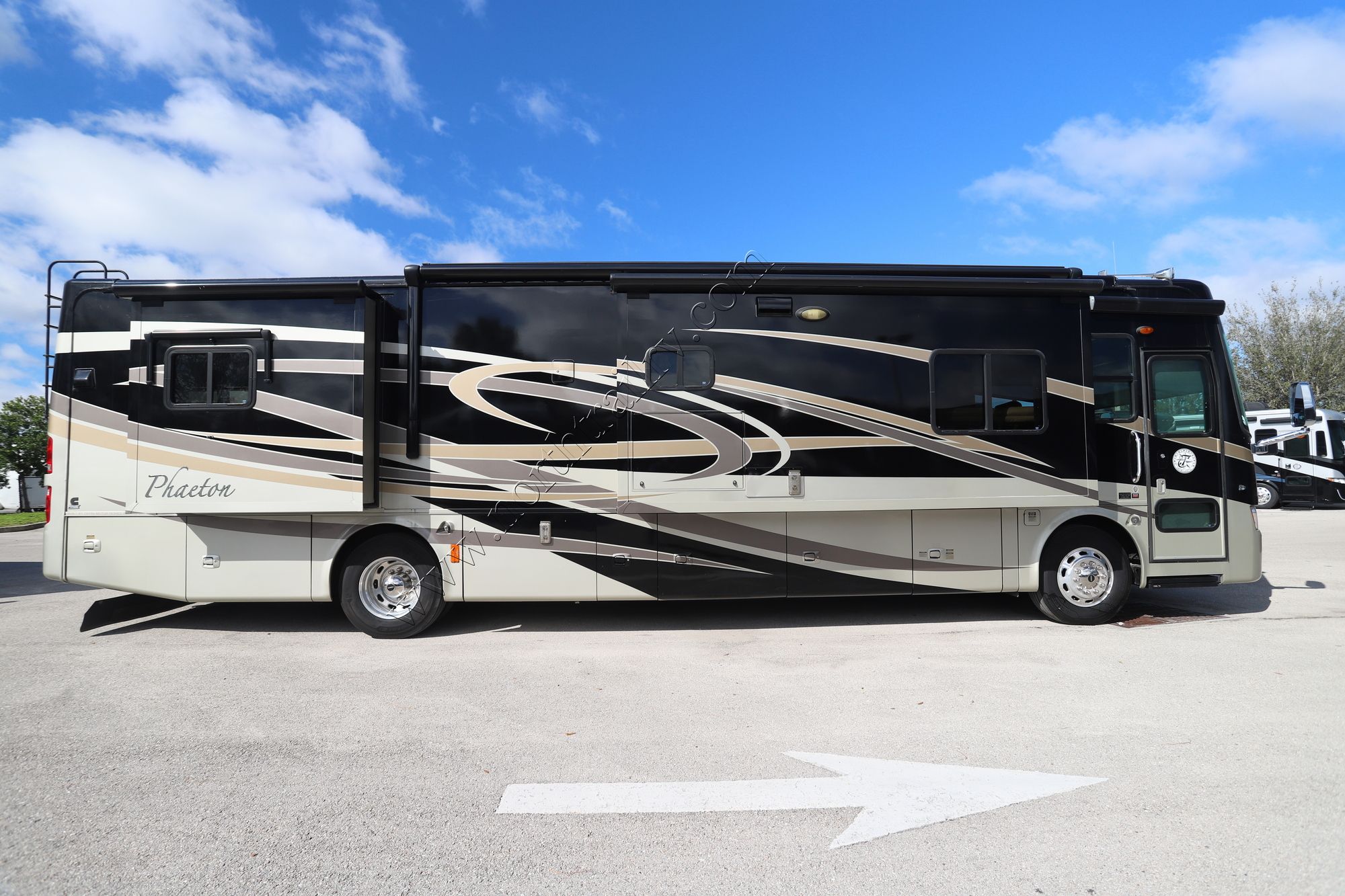 Used 2009 Tiffin Motor Homes Phaeton 40QTH Class A  For Sale