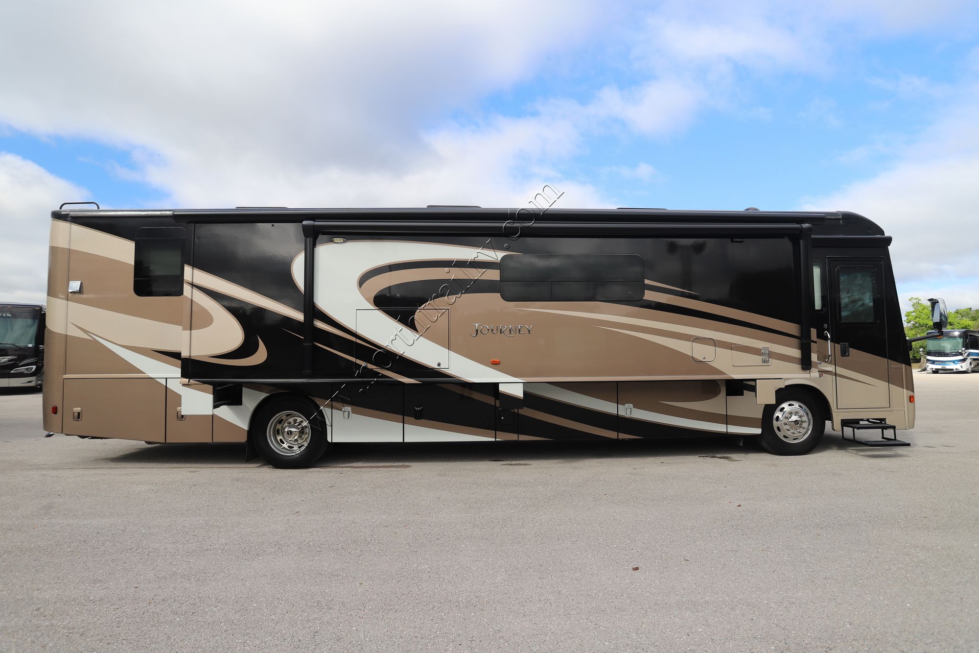 Used 2017 Winnebago Journey 40R Class A  For Sale