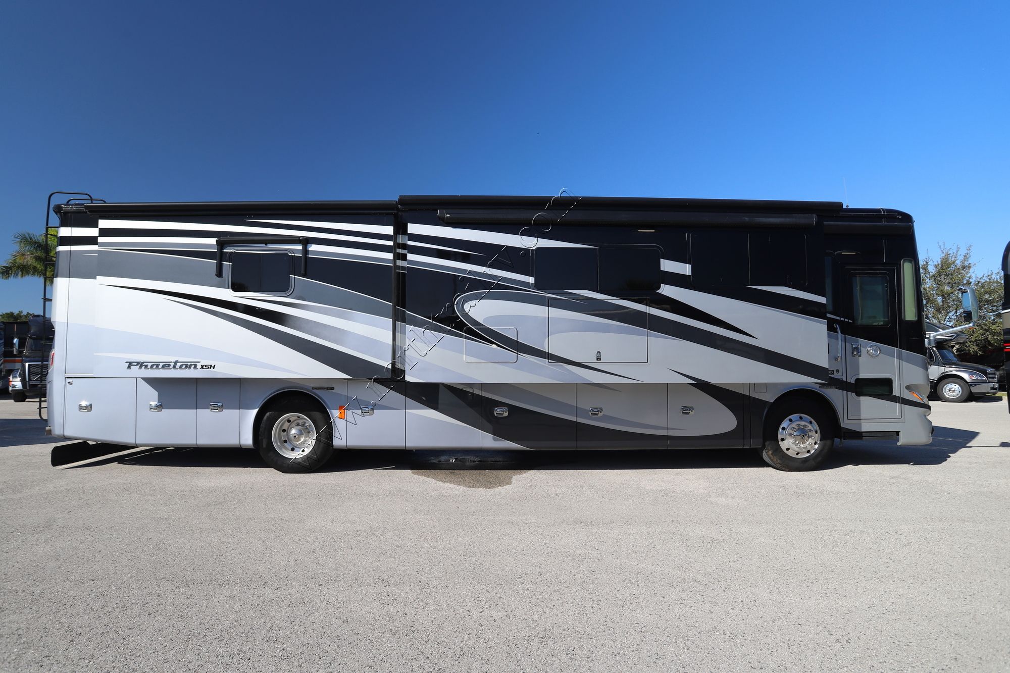 Used 2018 Tiffin Motor Homes Phaeton 40IH Class A  For Sale