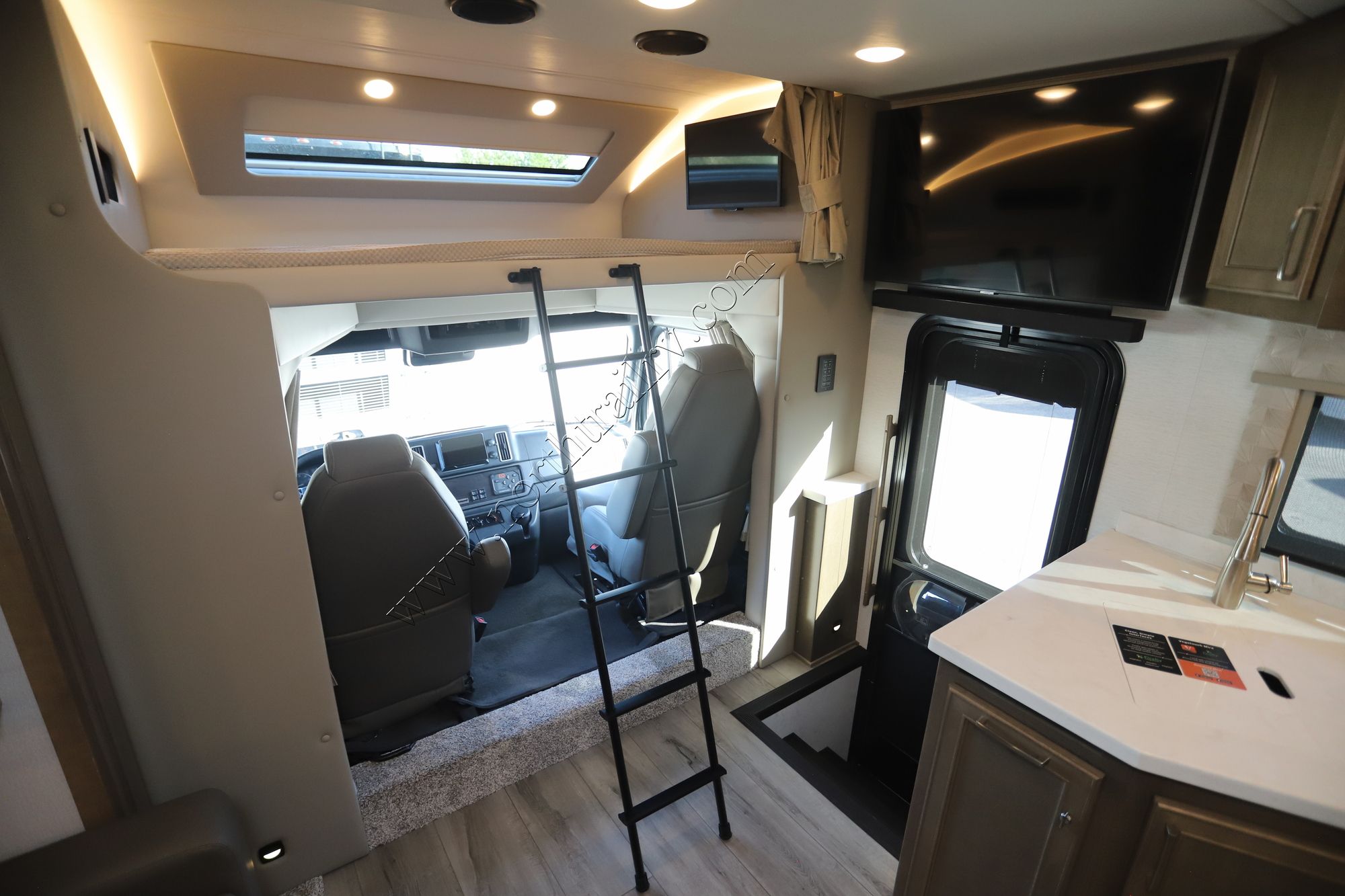 New 2024 Renegade Rv Verona 36VSB Super C  For Sale