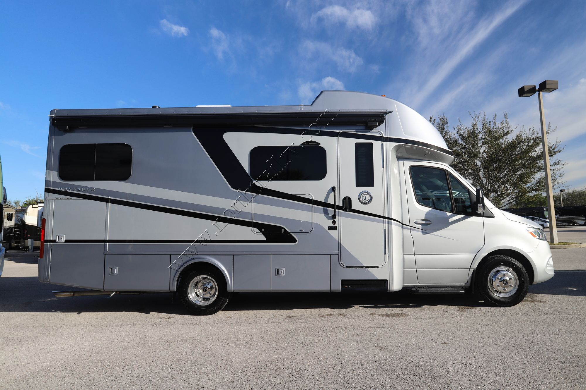 New 2024 Tiffin Motor Homes Wayfarer 25LW Class C  For Sale