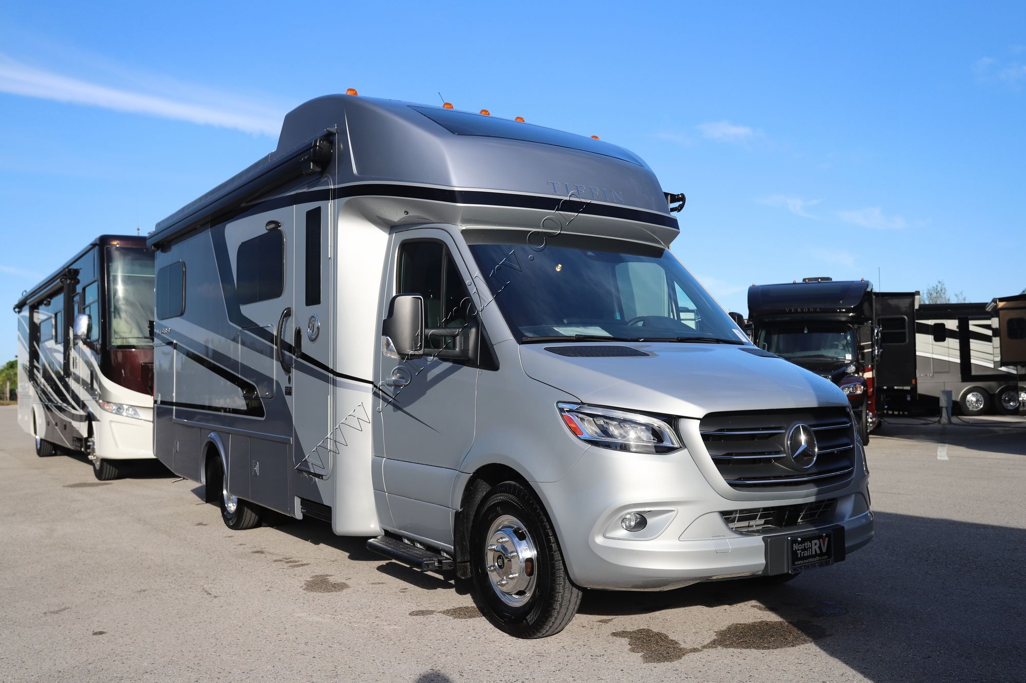 New 2024 Tiffin Motor Homes Wayfarer 25LW Class C  For Sale