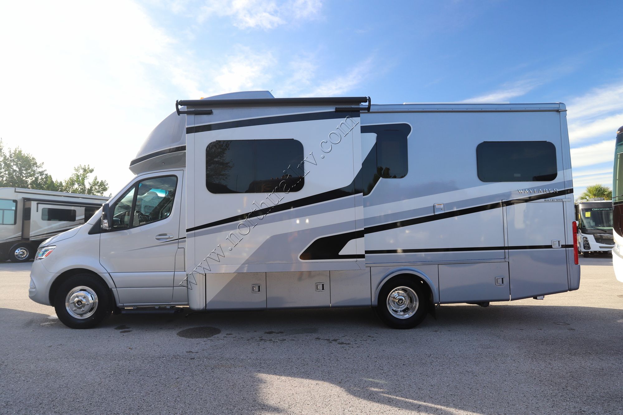 New 2024 Tiffin Motor Homes Wayfarer 25LW Class C  For Sale