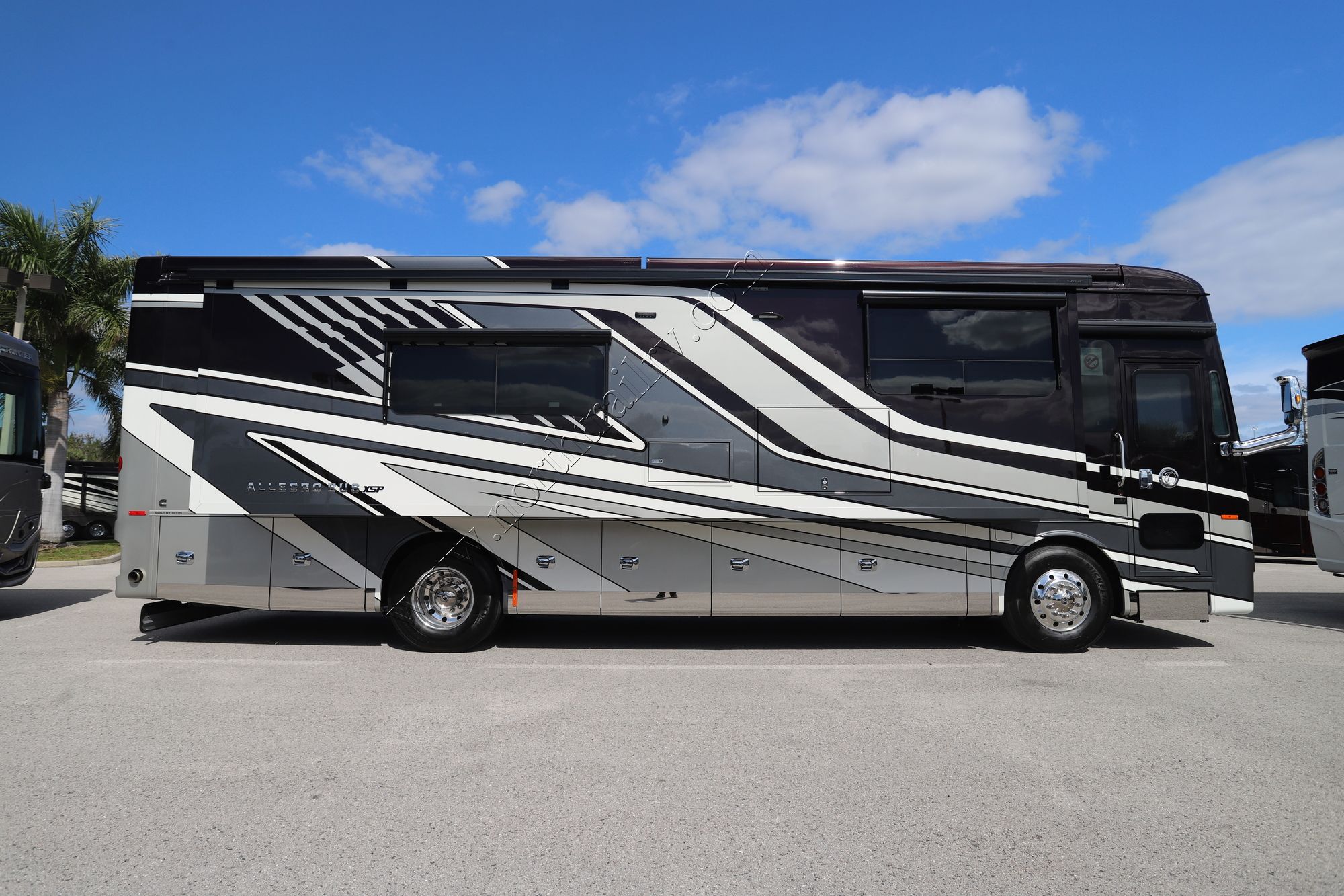 New 2024 Tiffin Motor Homes Allegro Bus 35CP Class A  For Sale