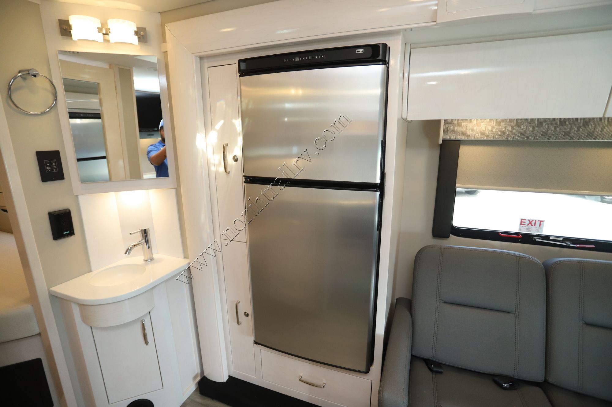 Used 2024 Renegade Rv Vienna 25VTBC Class C  For Sale