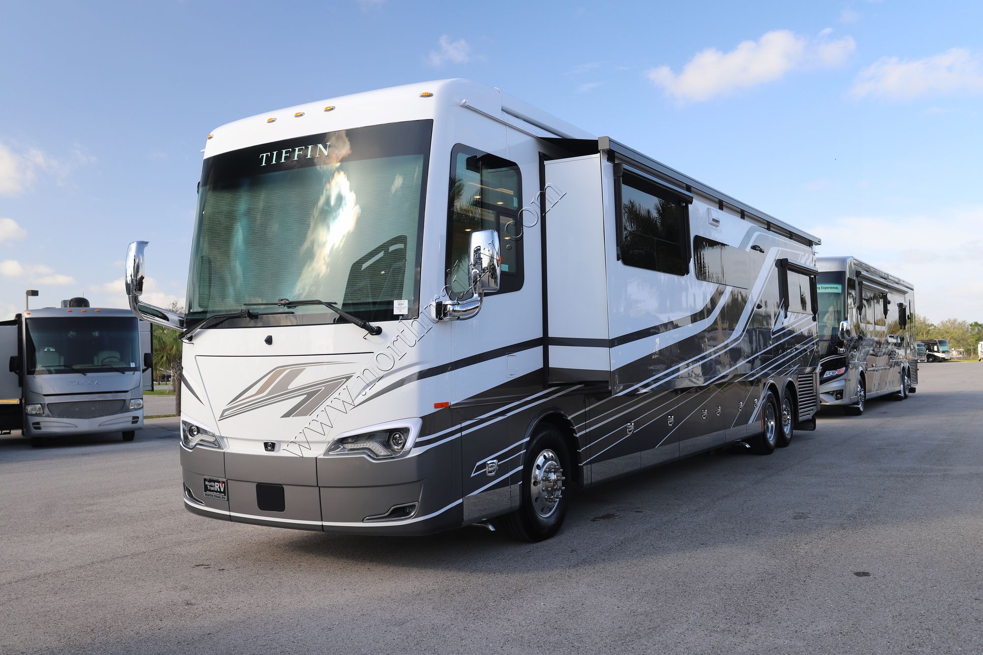 New 2024 Tiffin Motor Homes Allegro Bus 45FP Class A  For Sale