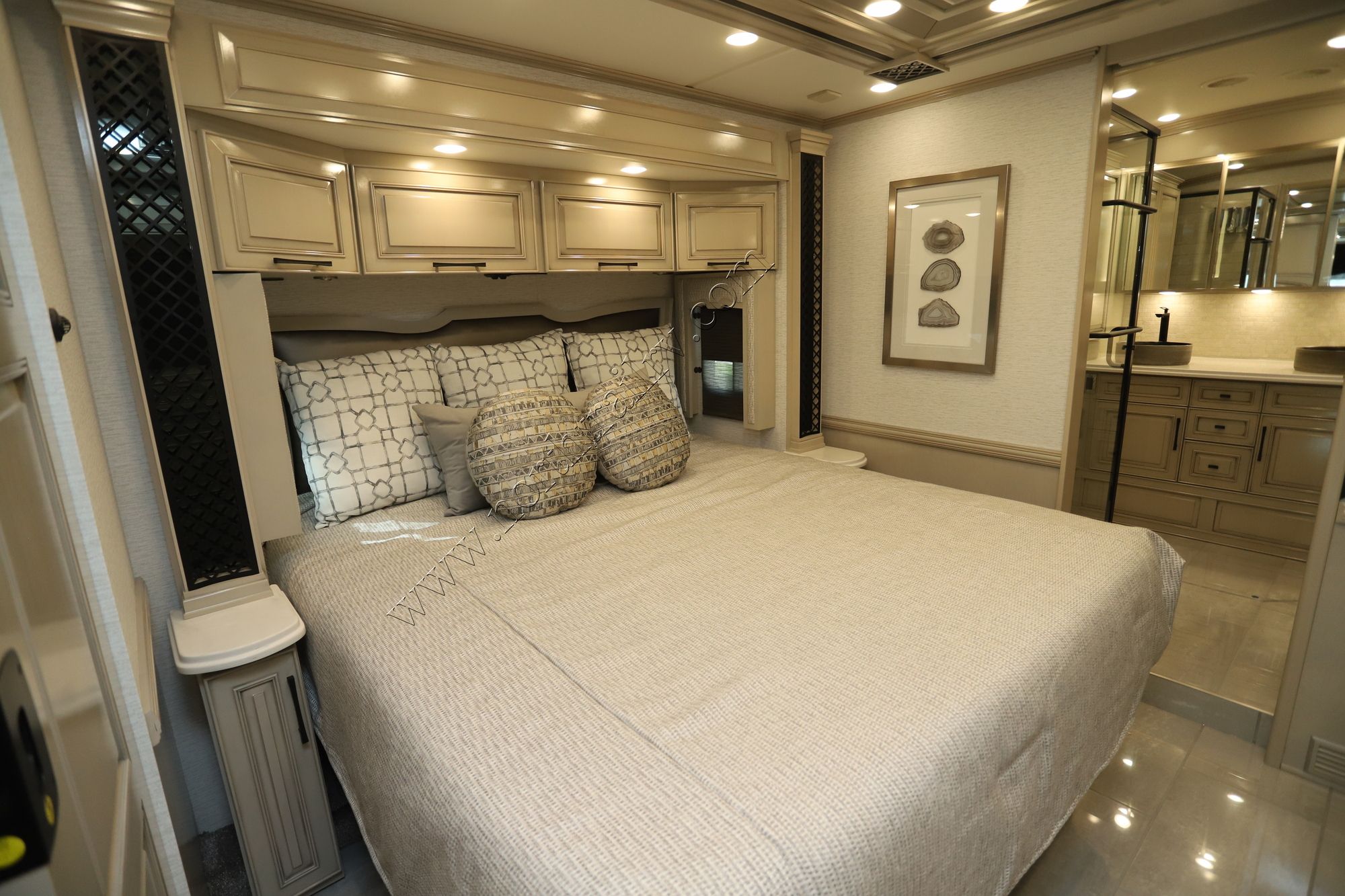 New 2024 Newmar London Aire 4569 Class A  For Sale