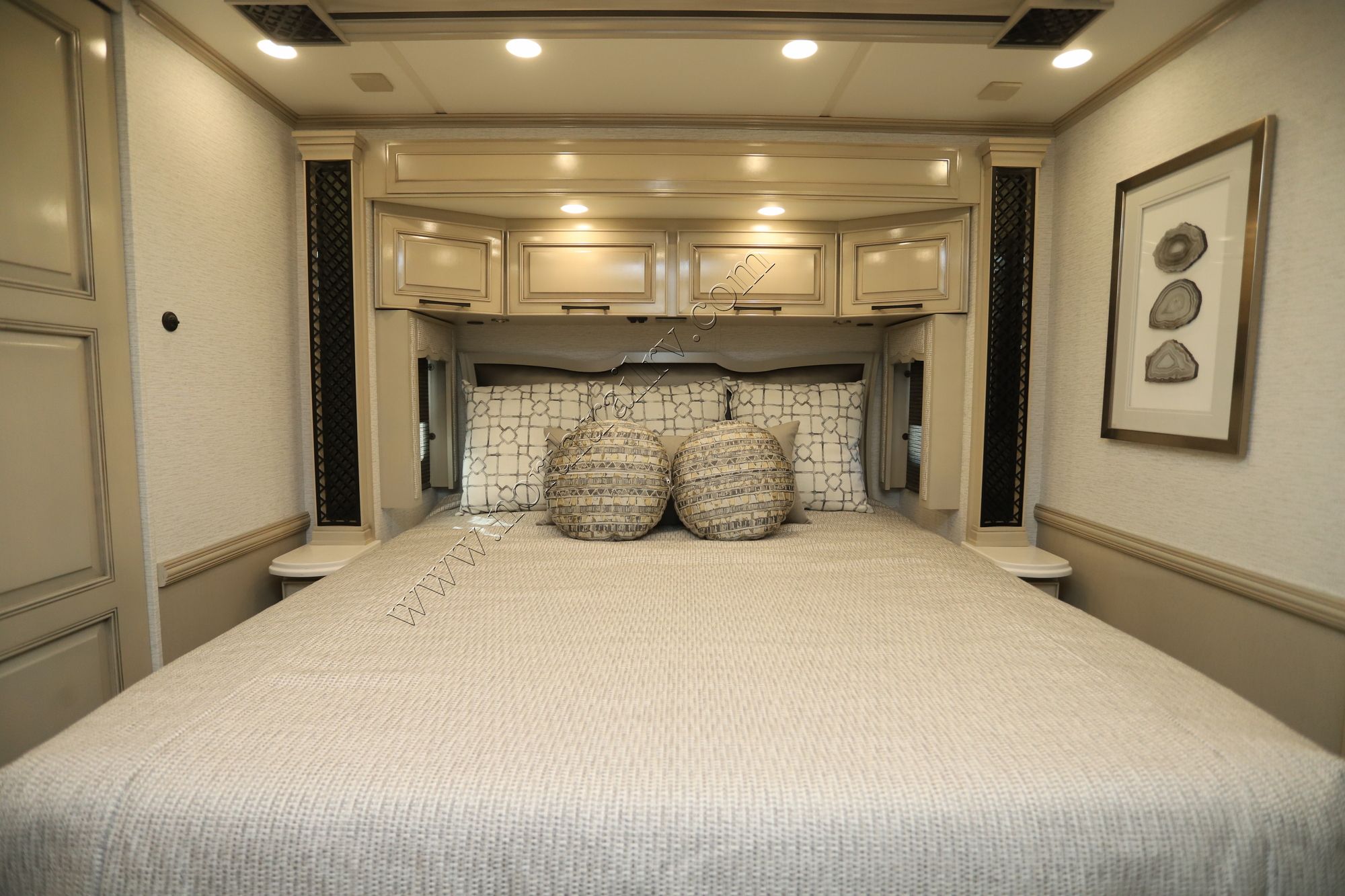 New 2024 Newmar London Aire 4569 Class A  For Sale
