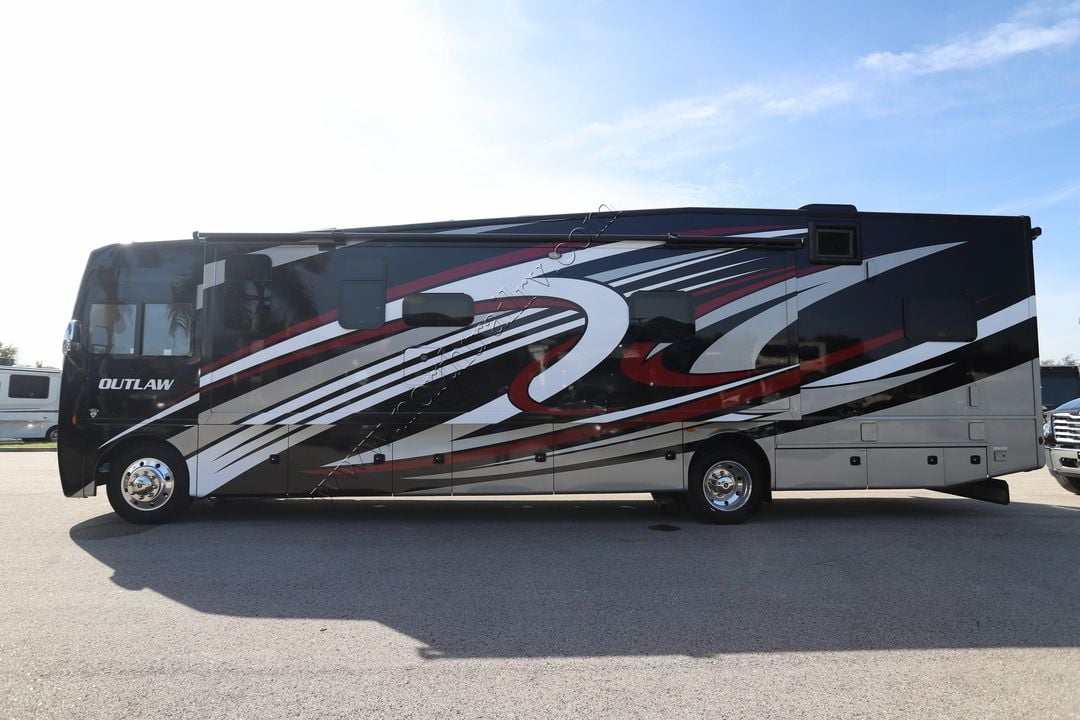 2023 Thor Outlaw 38MB 155733A