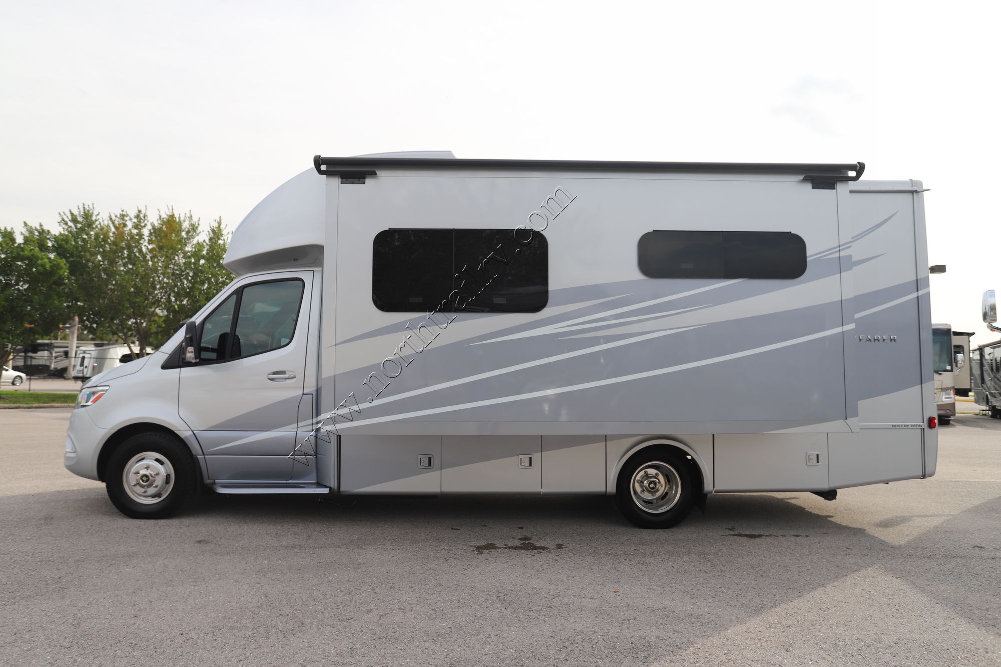 Used 2023 Tiffin Motor Homes Wayfarer 25RW Class C  For Sale