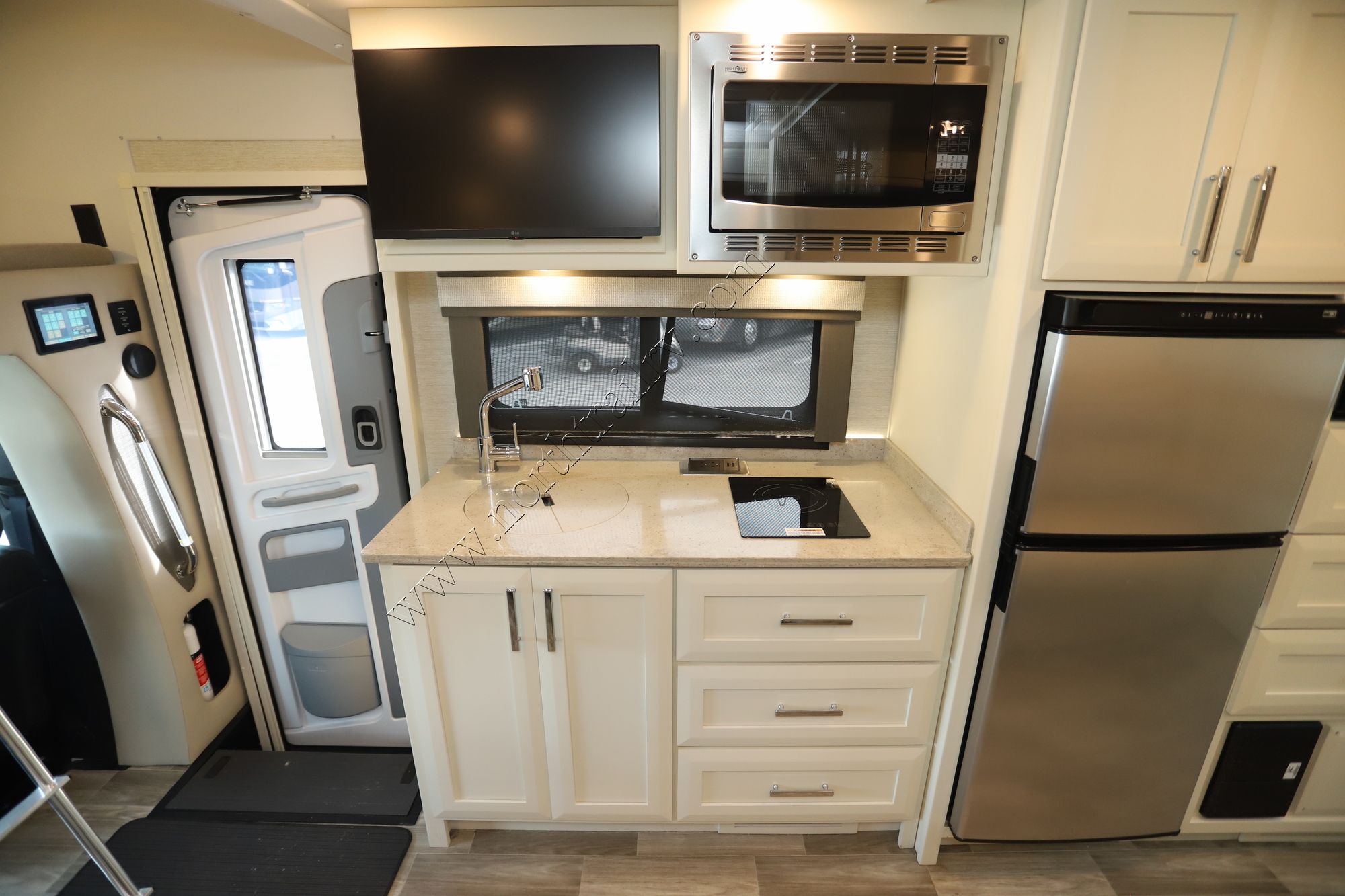 Used 2023 Tiffin Motor Homes Wayfarer 25RW Class C  For Sale