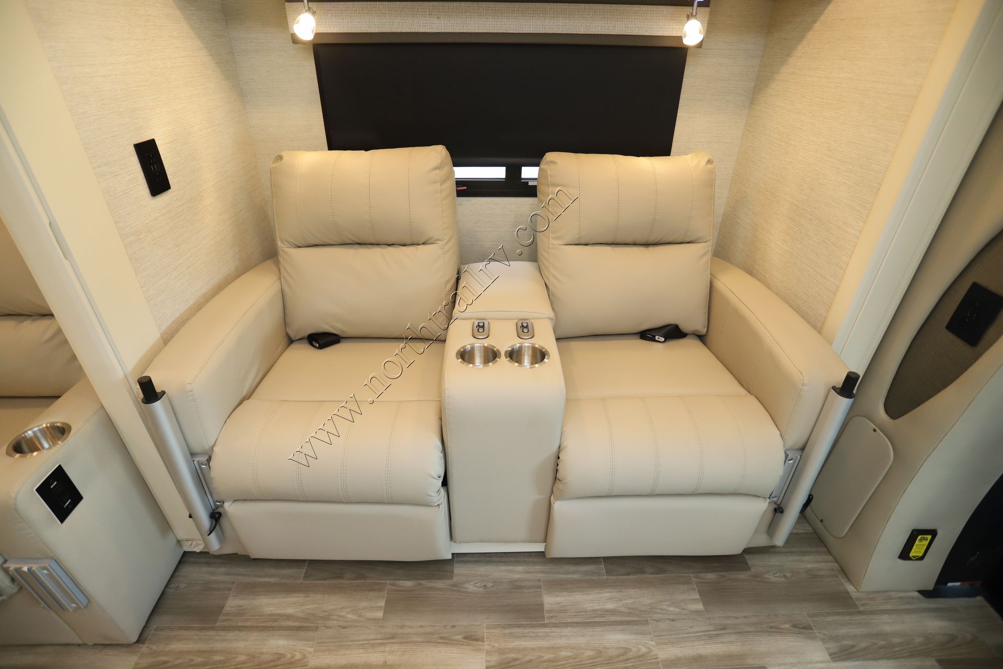 Used 2023 Tiffin Motor Homes Wayfarer 25RW Class C  For Sale