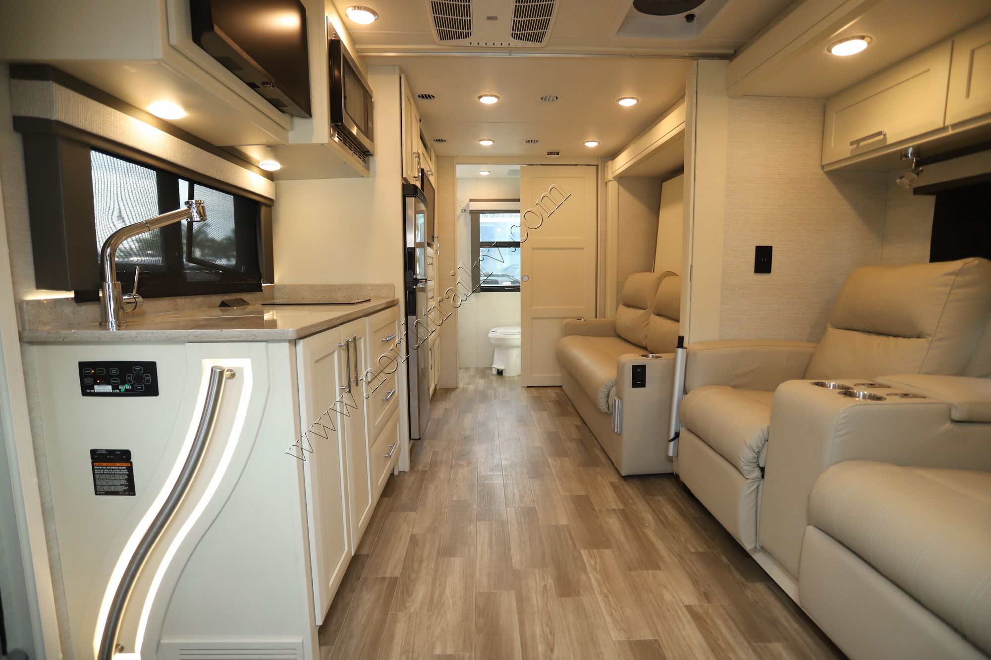 Used 2023 Tiffin Motor Homes Wayfarer 25RW Class C  For Sale