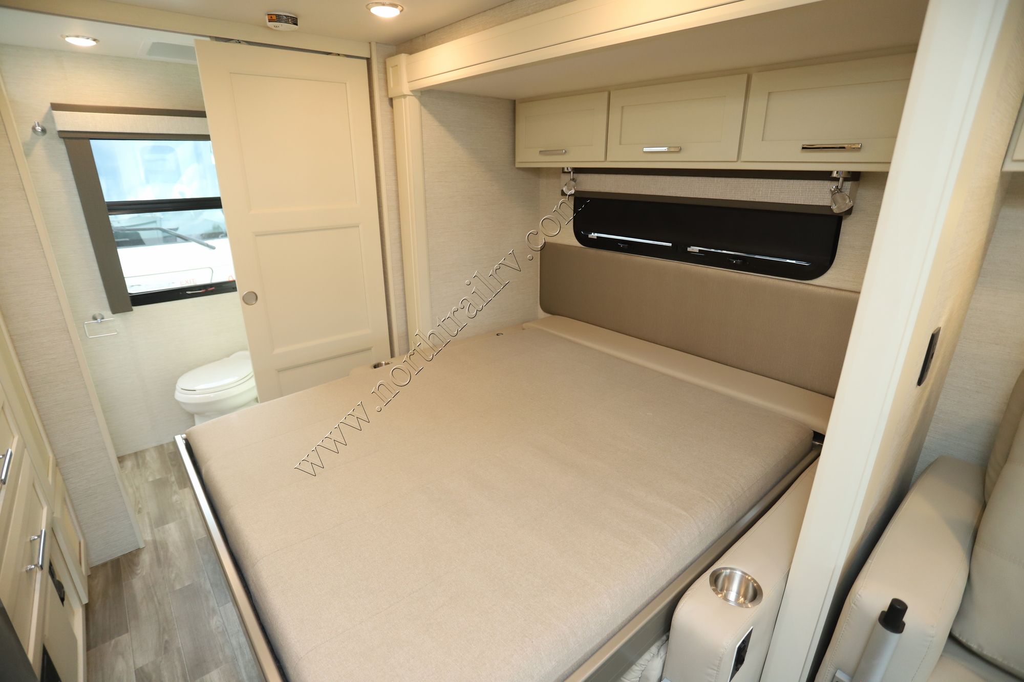 Used 2023 Tiffin Motor Homes Wayfarer 25RW Class C  For Sale