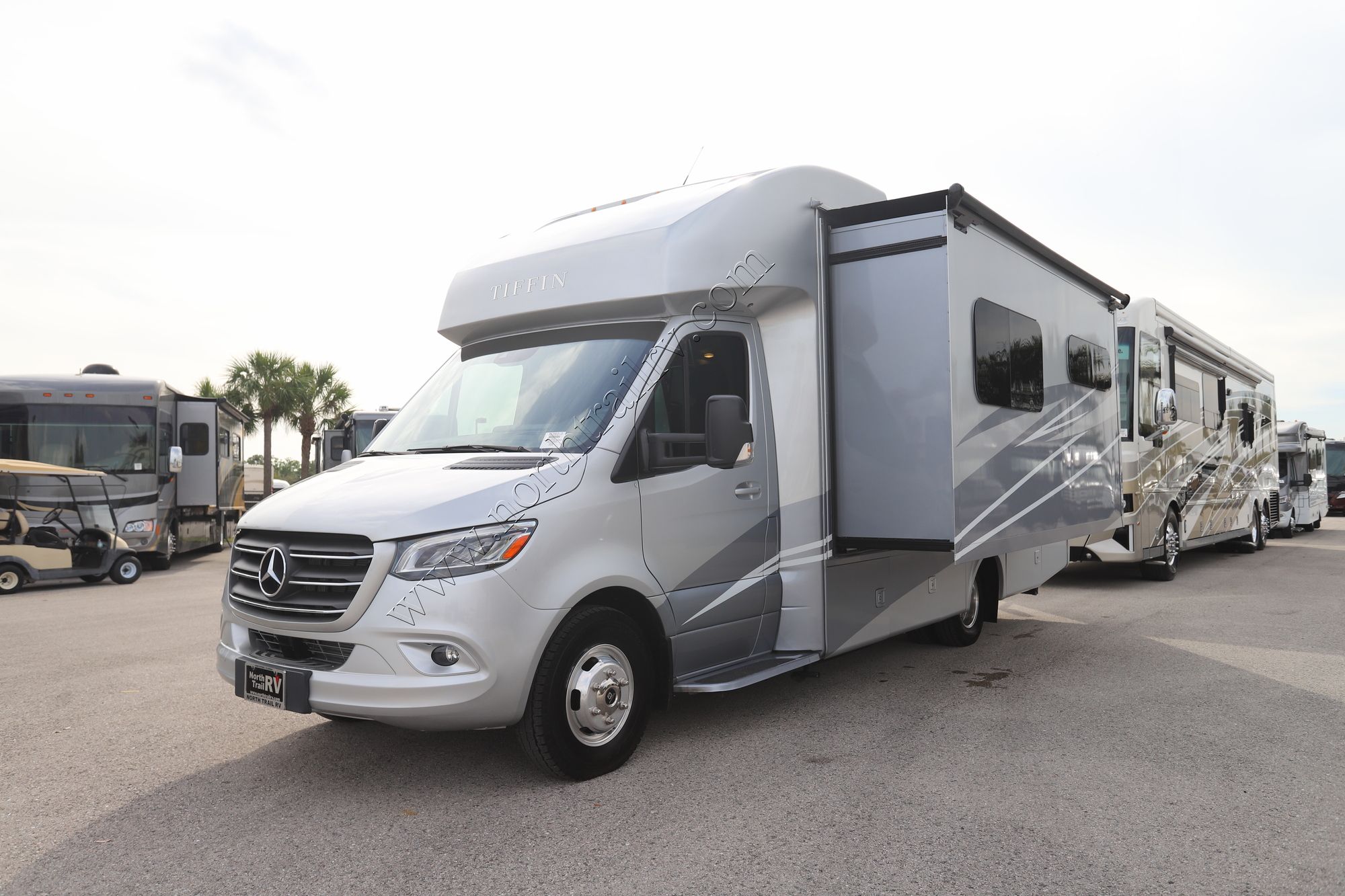 Used 2023 Tiffin Motor Homes Wayfarer 25RW Class C  For Sale