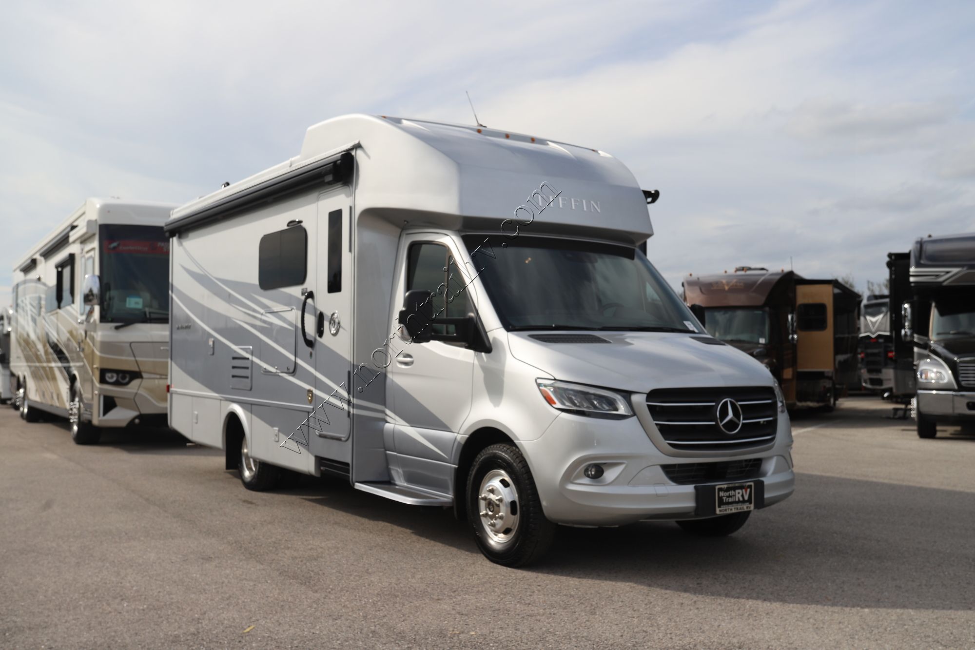 Used 2023 Tiffin Motor Homes Wayfarer 25RW Class C  For Sale