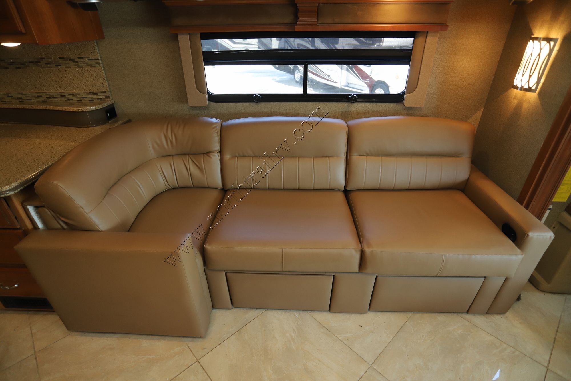 Used 2015 Fleetwood Discovery 40E Class A  For Sale