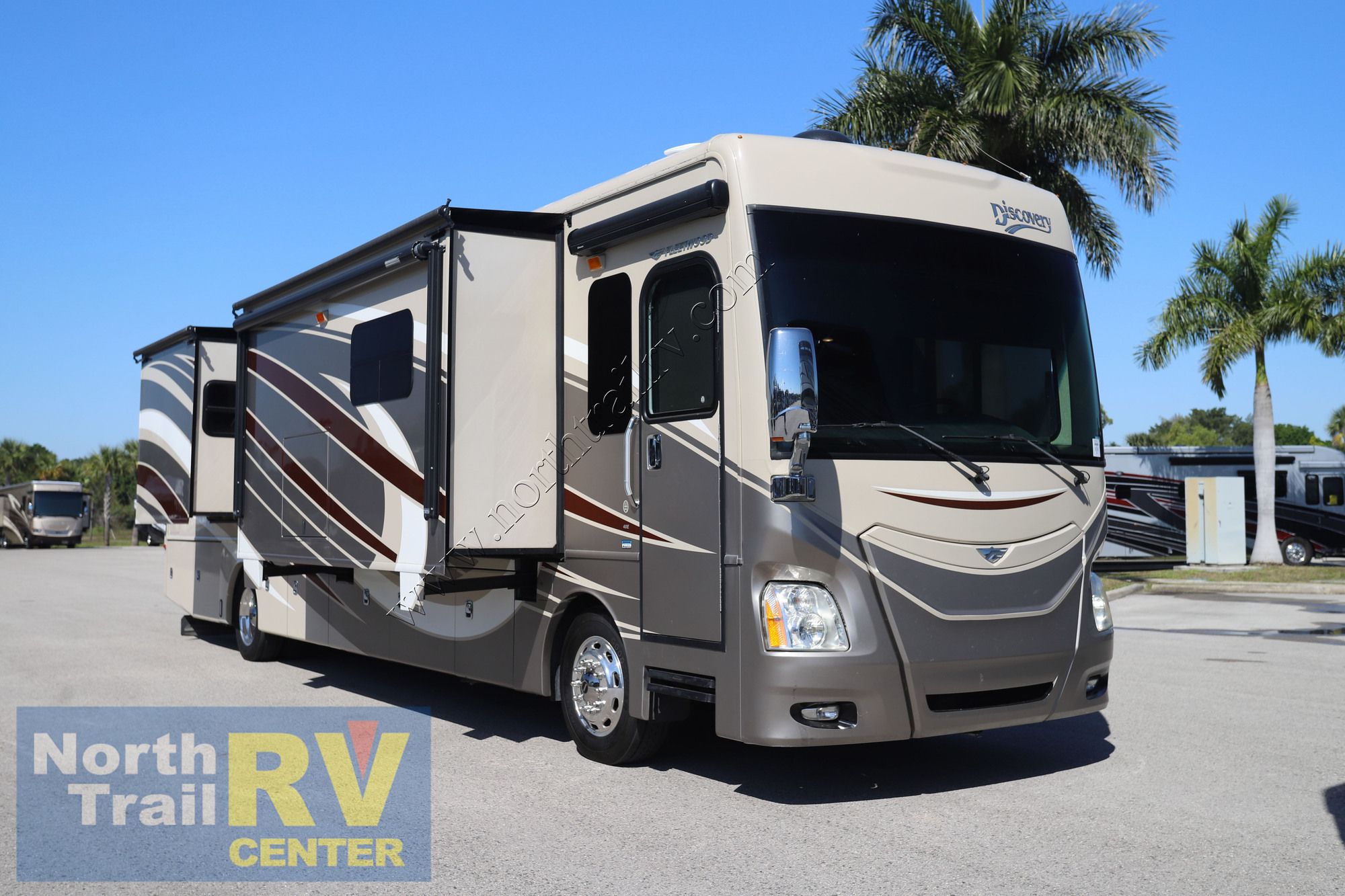 Used 2015 Fleetwood Discovery 40E Class A  For Sale