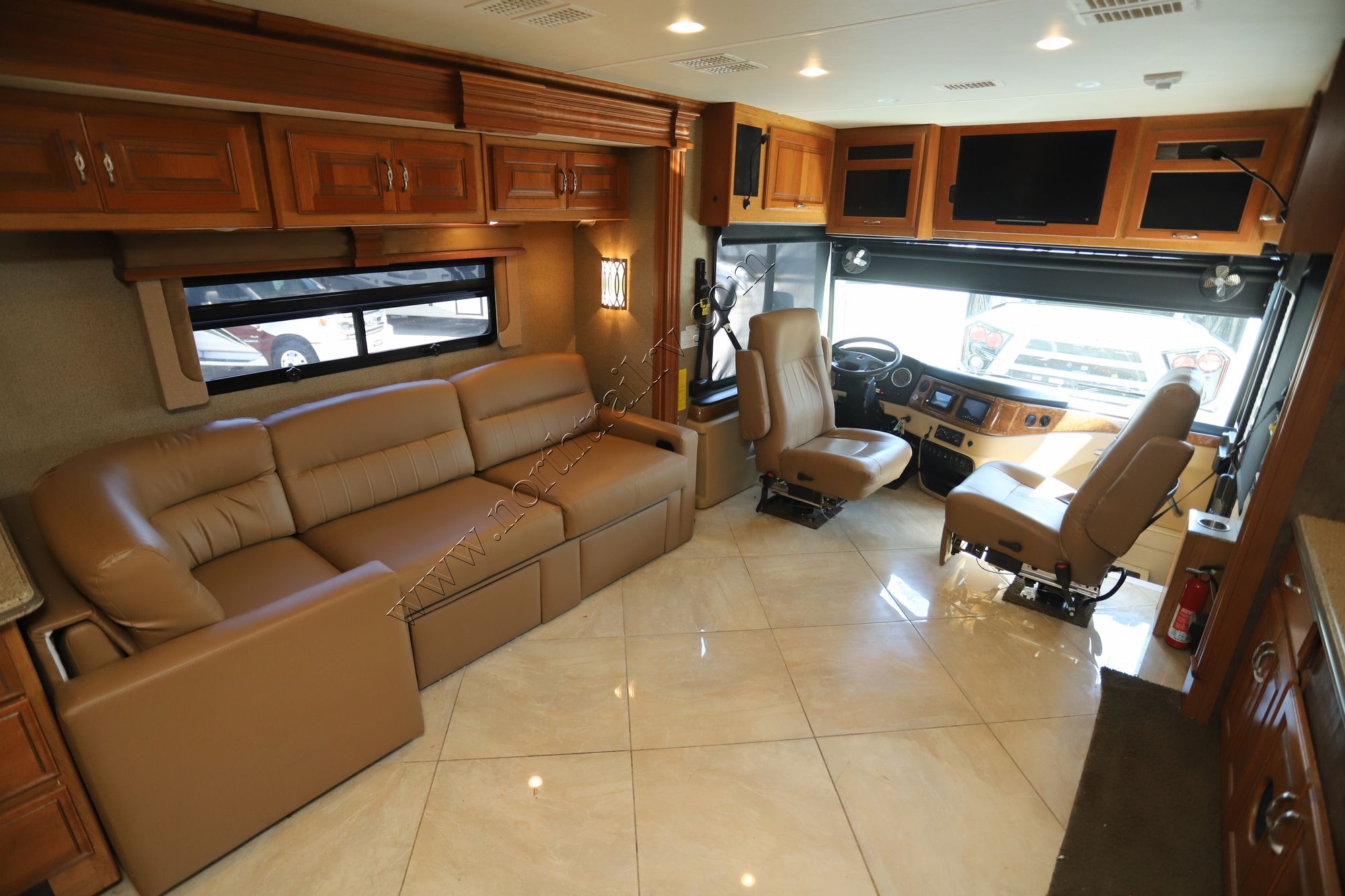 Used 2015 Fleetwood Discovery 40E Class A  For Sale