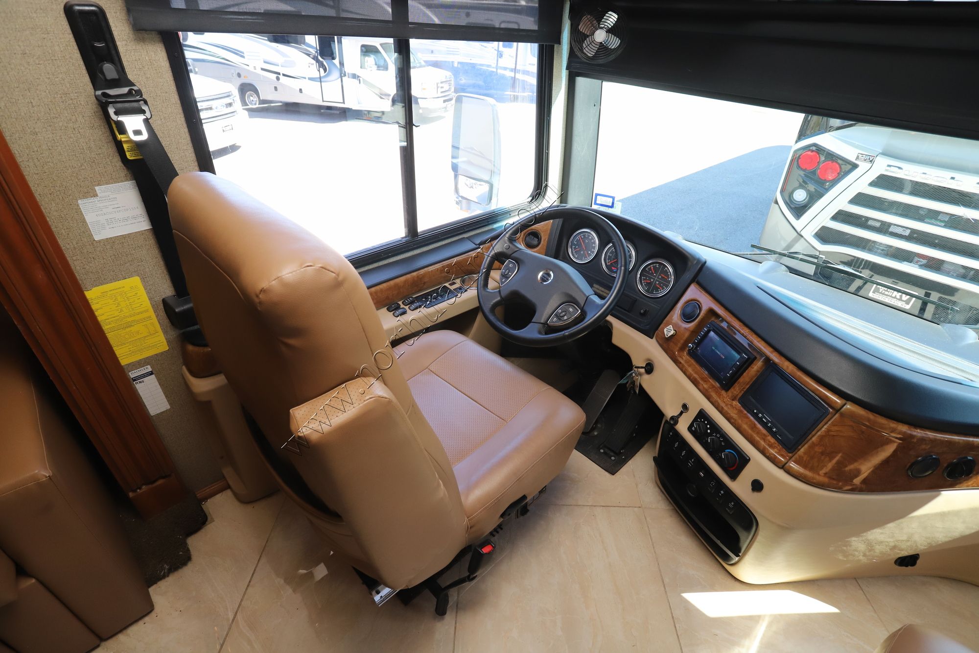 Used 2015 Fleetwood Discovery 40E Class A  For Sale