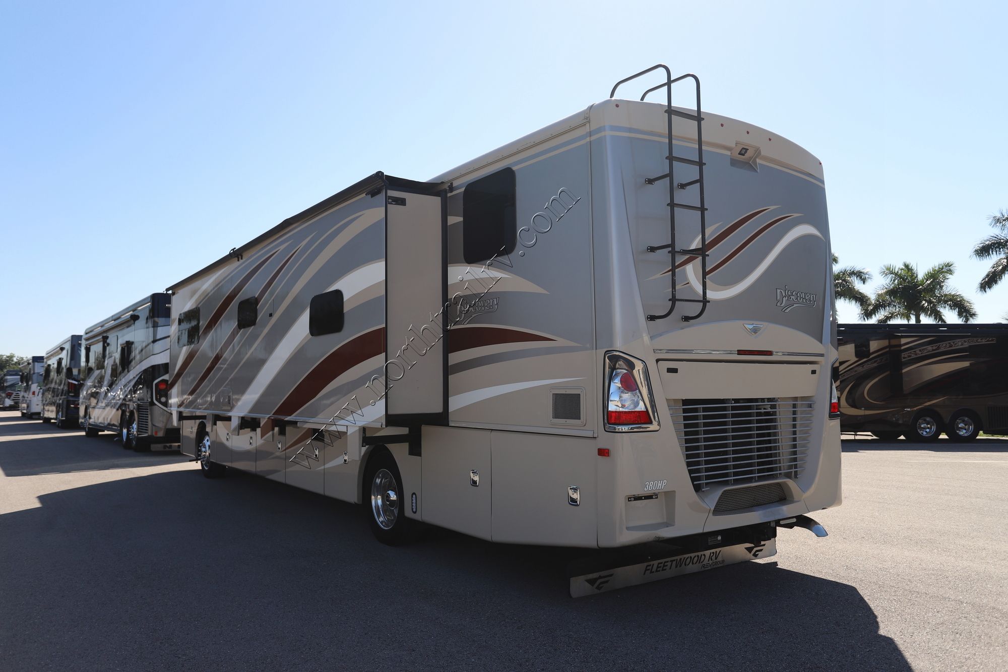 Used 2015 Fleetwood Discovery 40E Class A  For Sale