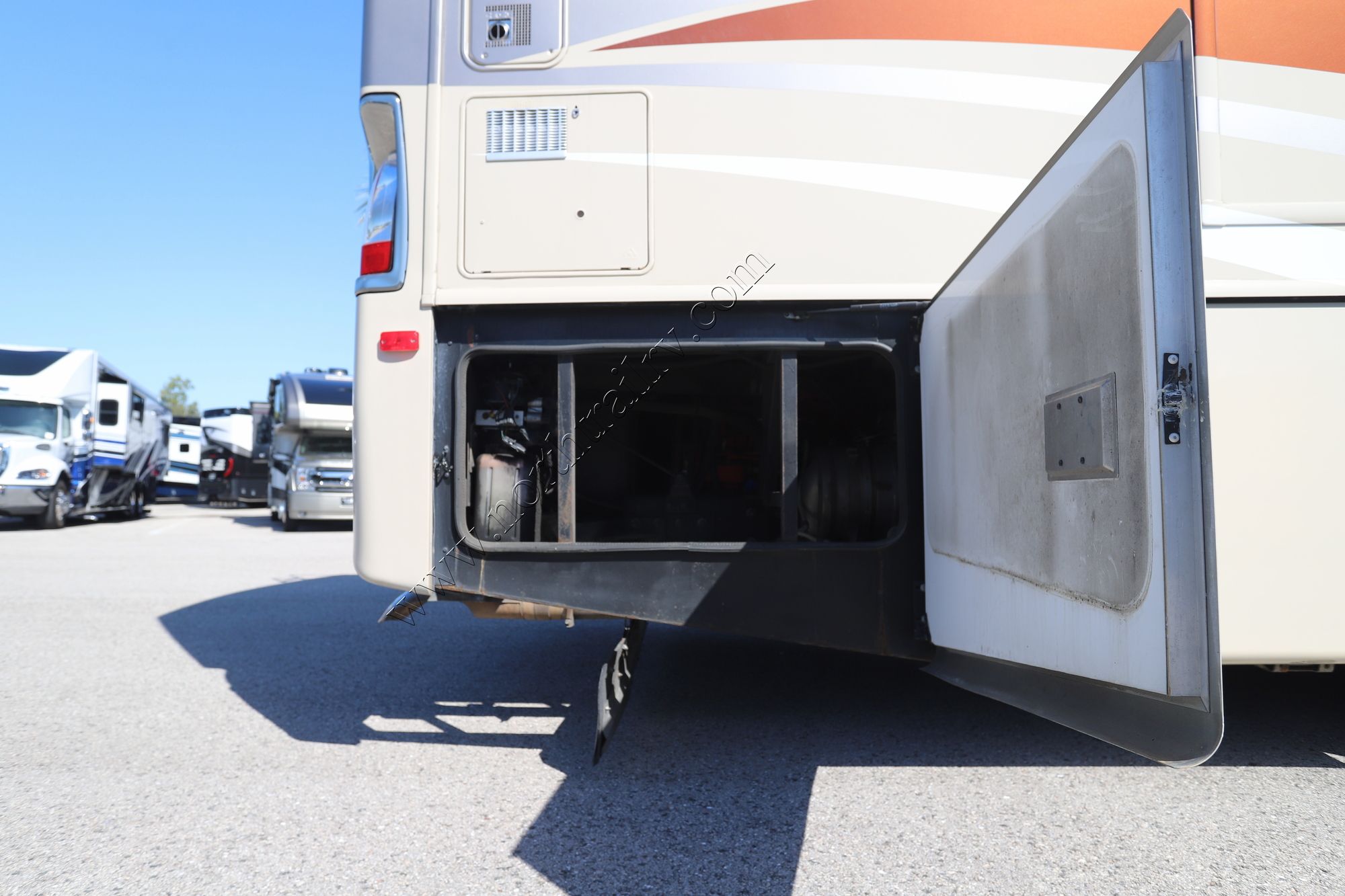 Used 2015 Fleetwood Discovery 40E Class A  For Sale