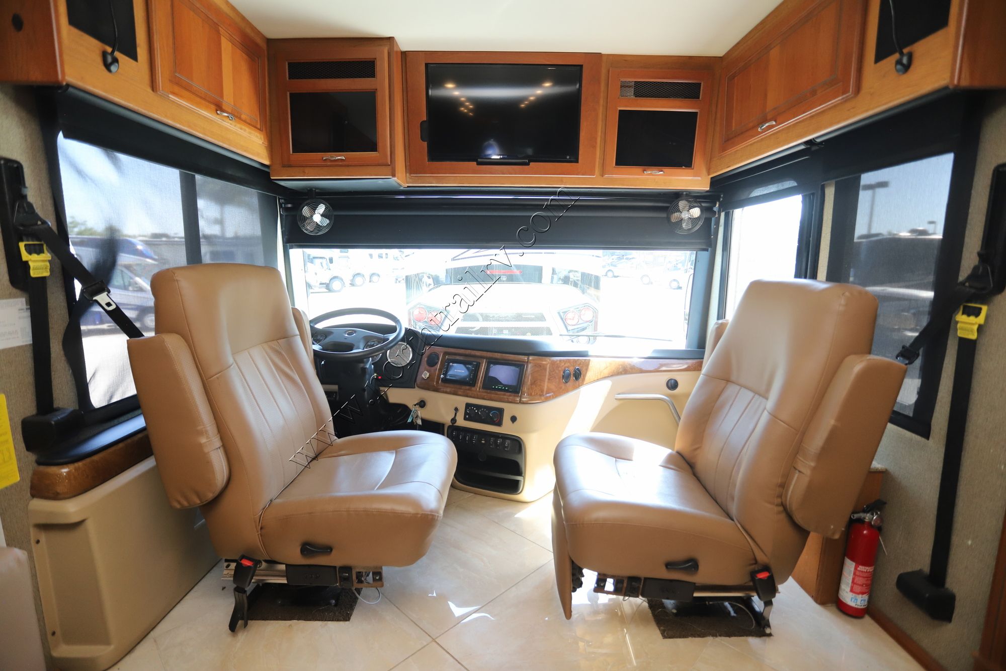 Used 2015 Fleetwood Discovery 40E Class A  For Sale