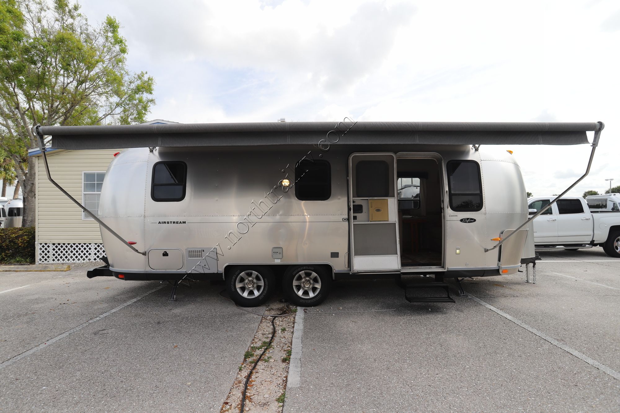 Used 2005 Airstream Safari 25SS WB Travel Trailer  For Sale