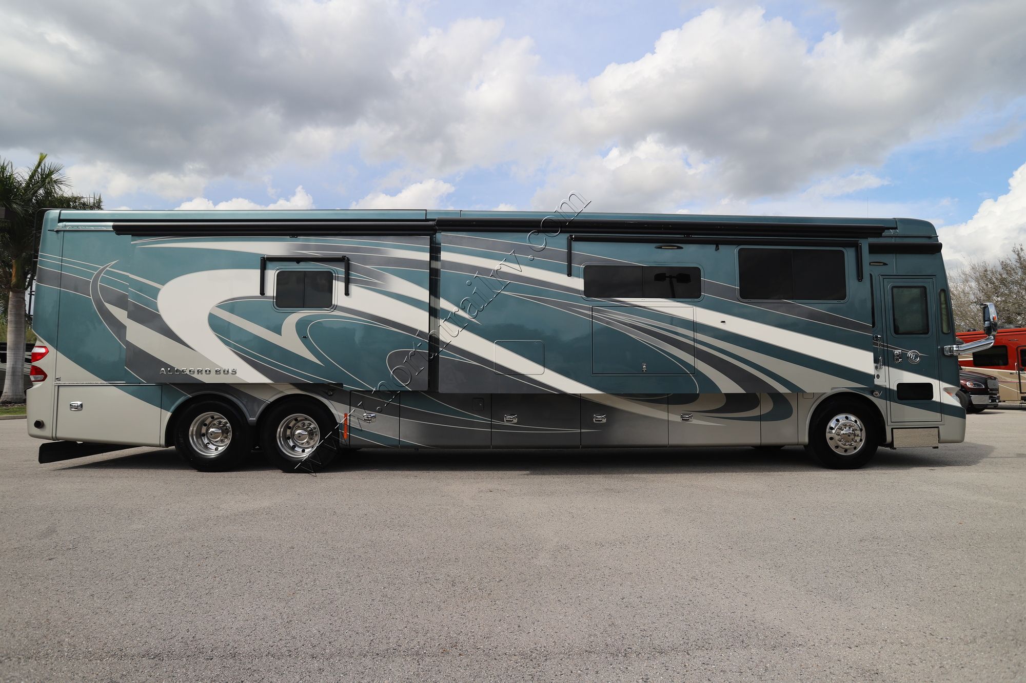 Used 2018 Tiffin Motor Homes Allegro Bus 45OPP Class A  For Sale