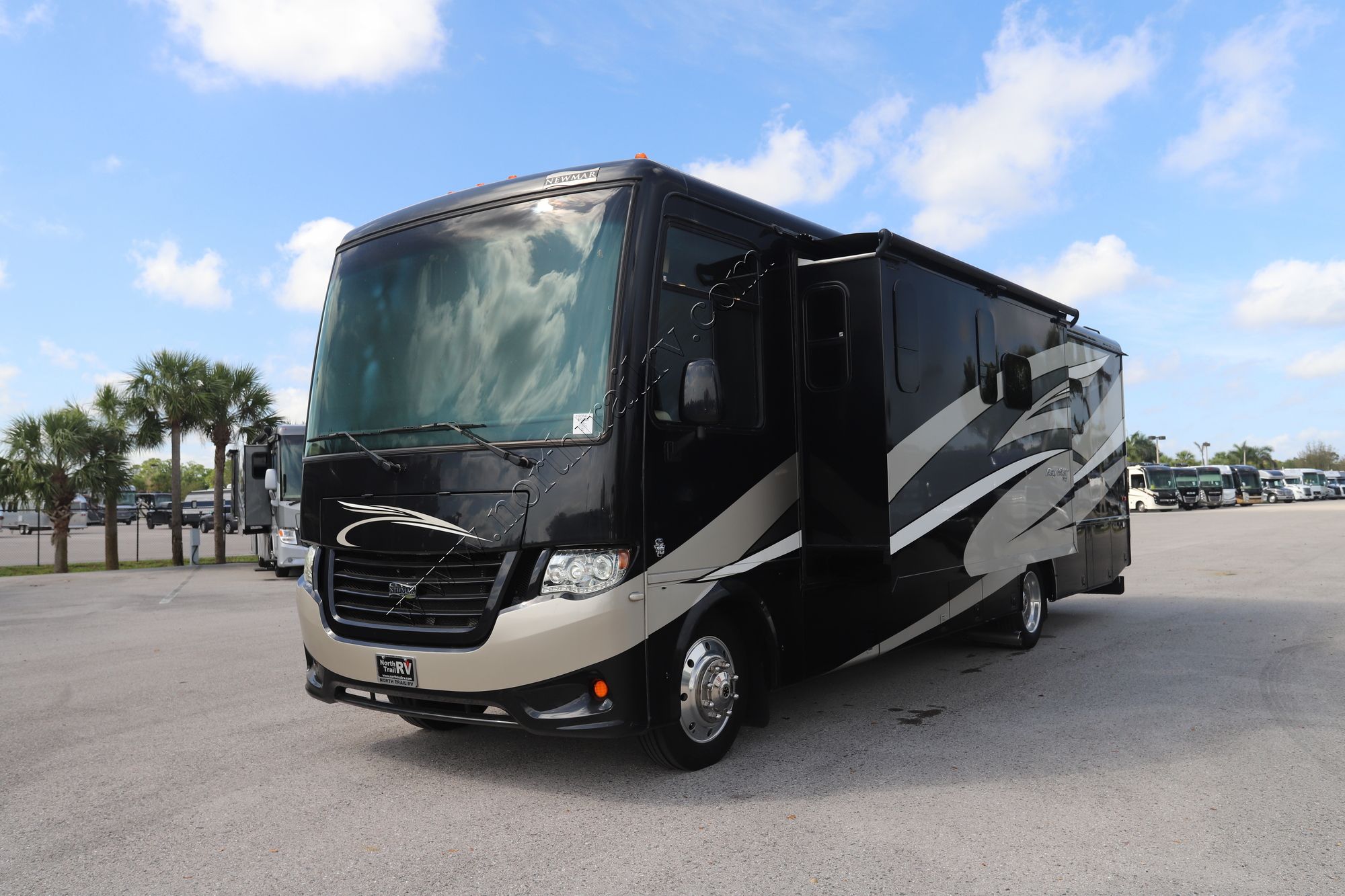 Used 2016 Newmar Bay Star 3403 Class A  For Sale