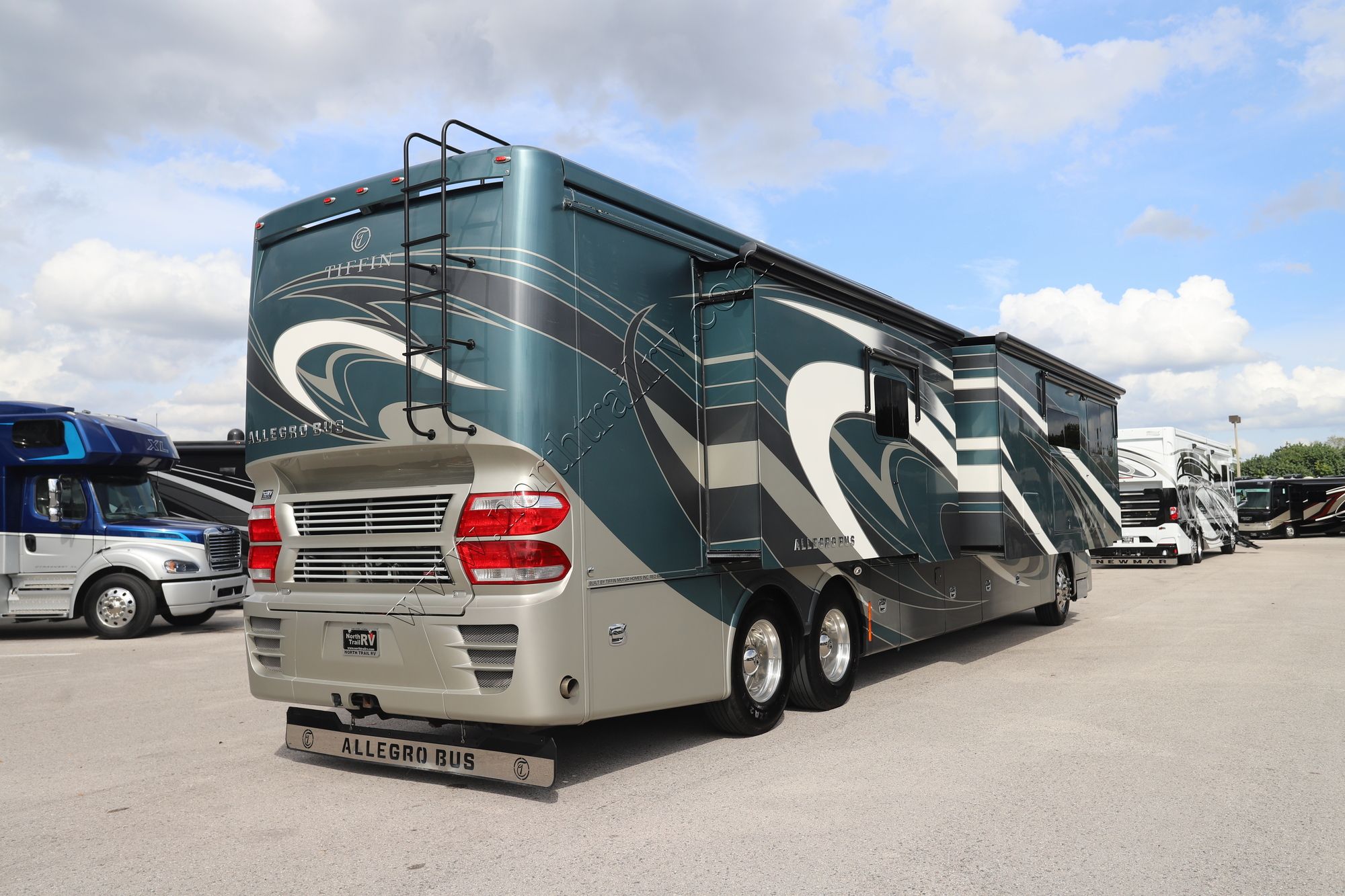 Used 2018 Tiffin Motor Homes Allegro Bus 45OPP Class A  For Sale