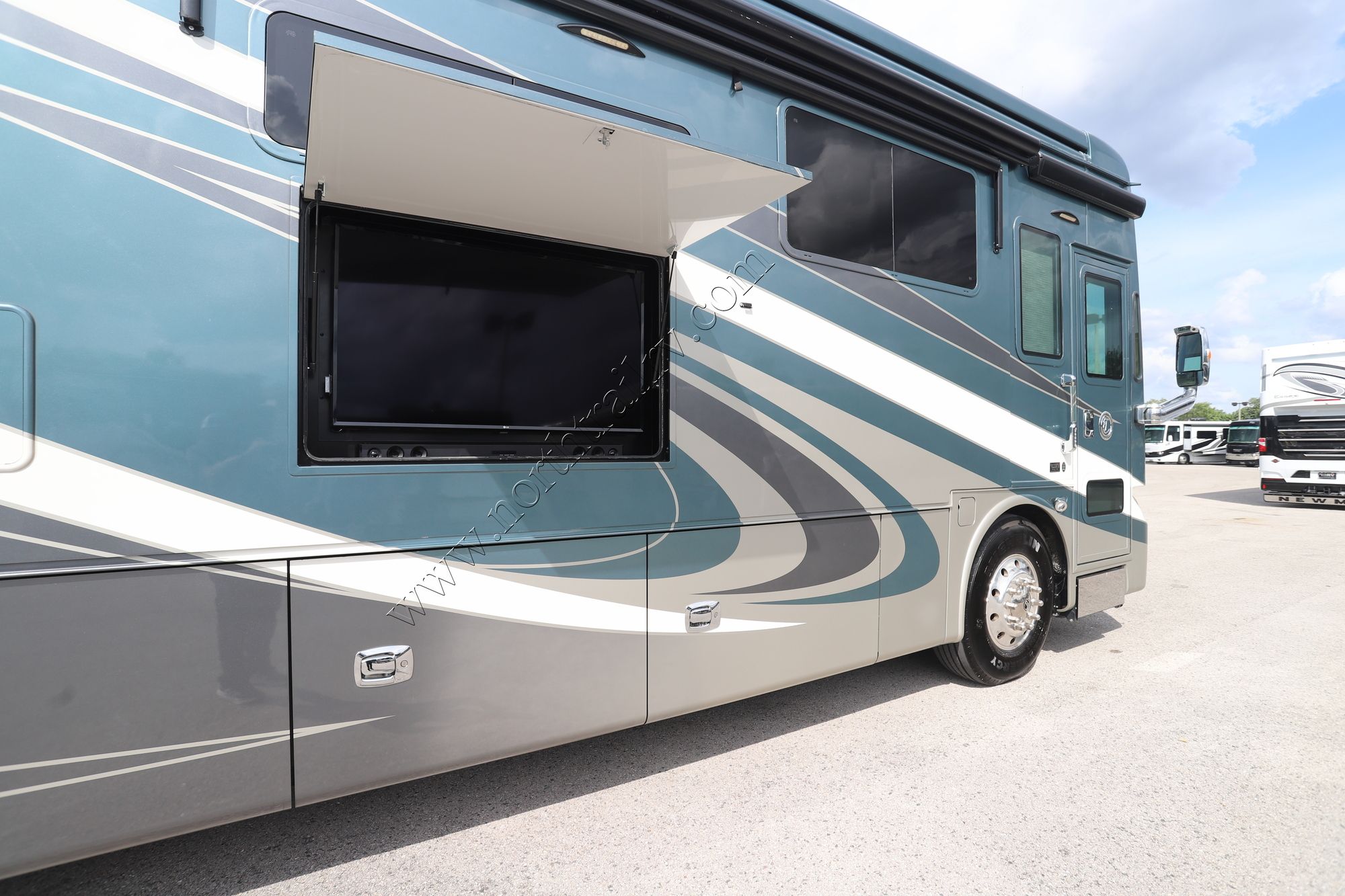 Used 2018 Tiffin Motor Homes Allegro Bus 45OPP Class A  For Sale