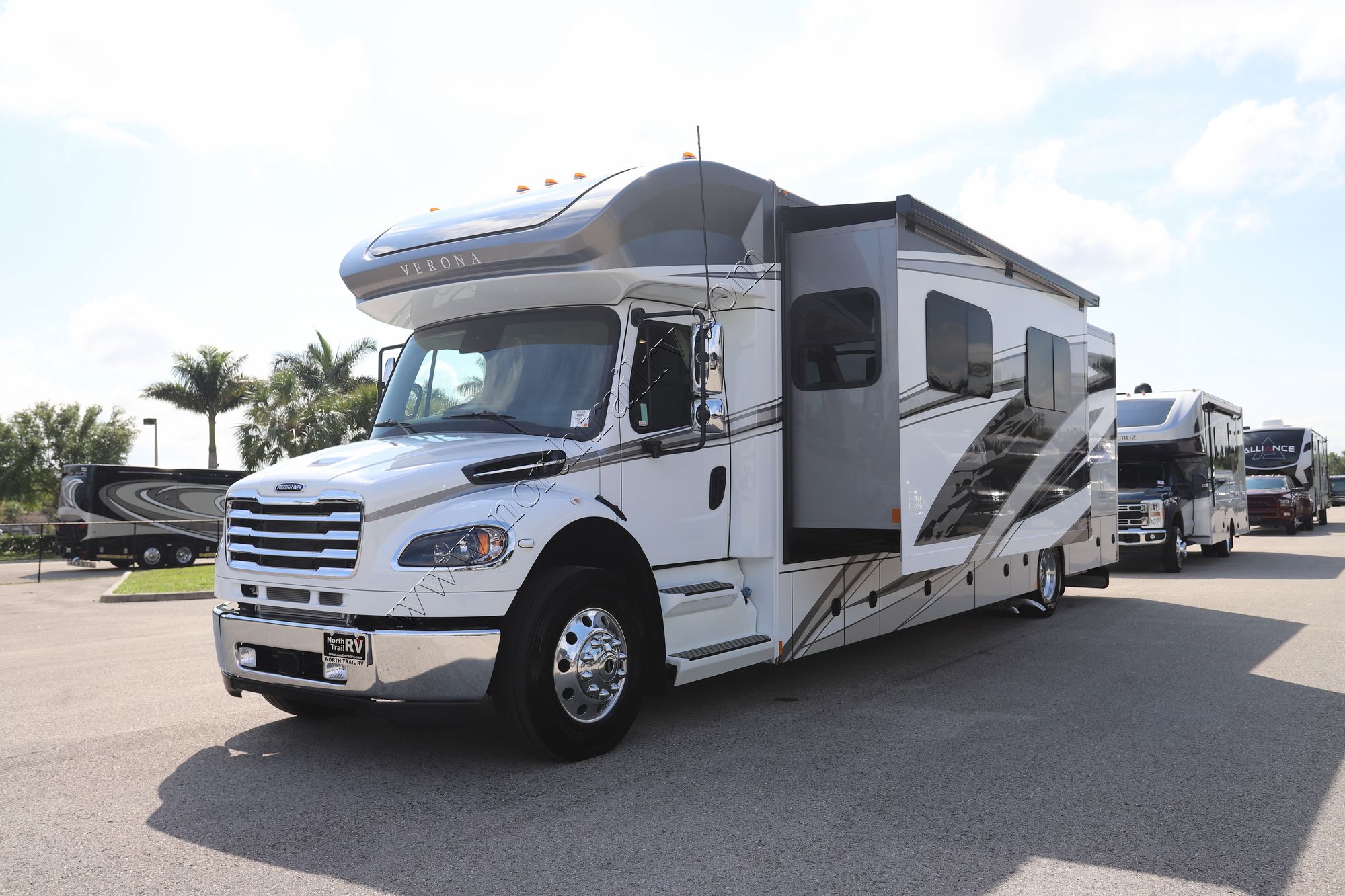 New 2024 Renegade Rv Verona 40VRB Super C  For Sale