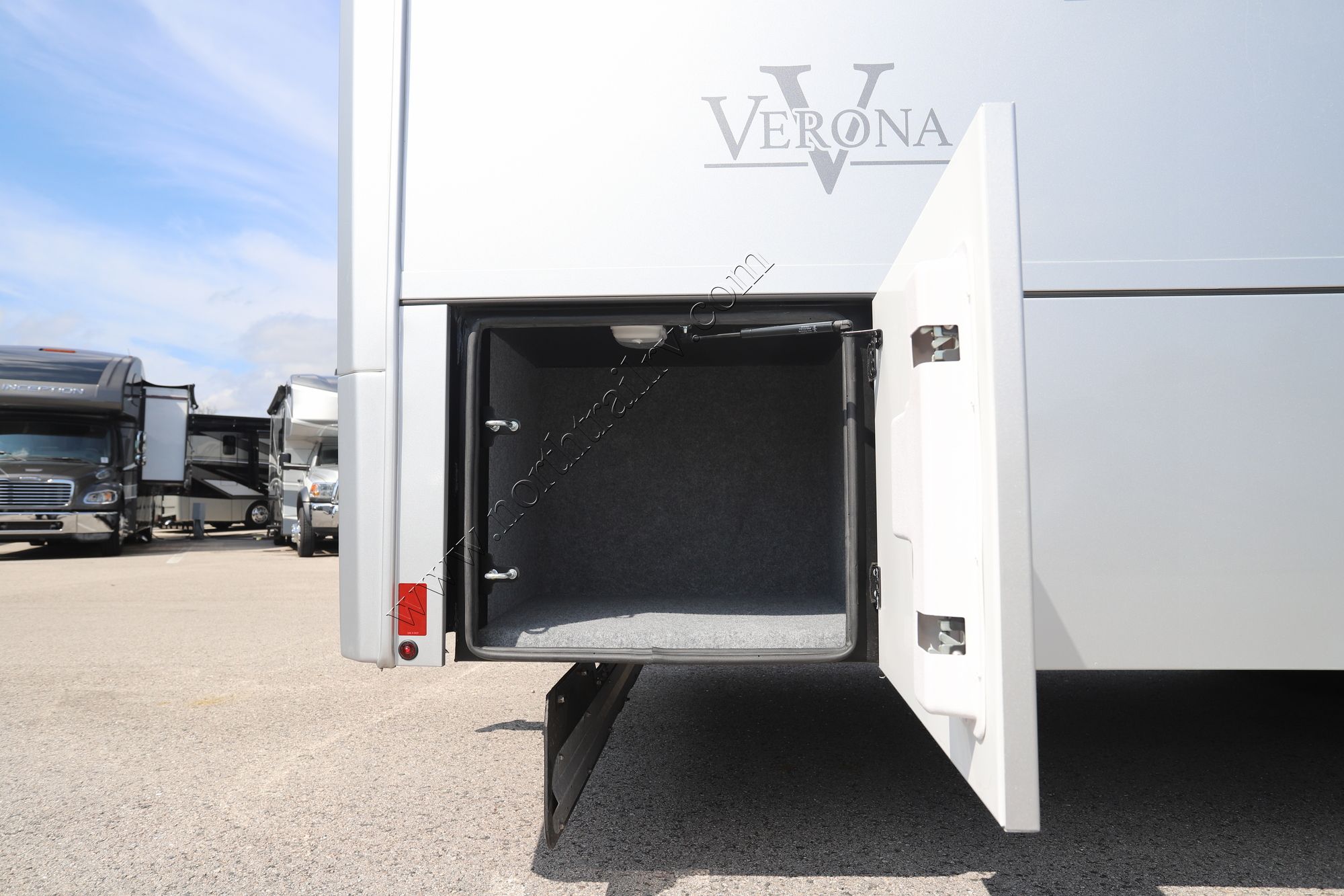 New 2024 Renegade Rv Verona 40VRB Super C  For Sale