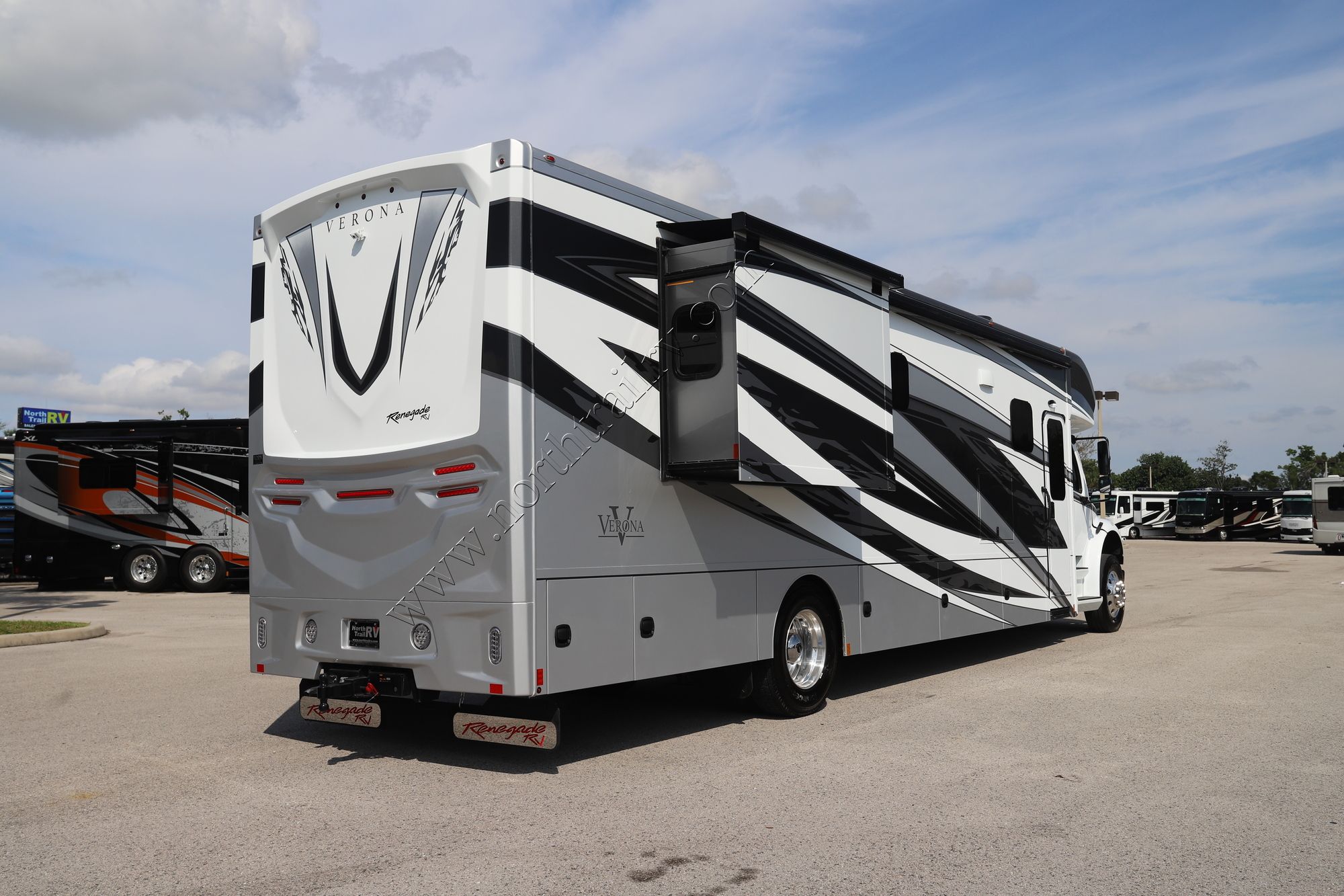 New 2024 Renegade Rv Verona 40VRB Super C  For Sale