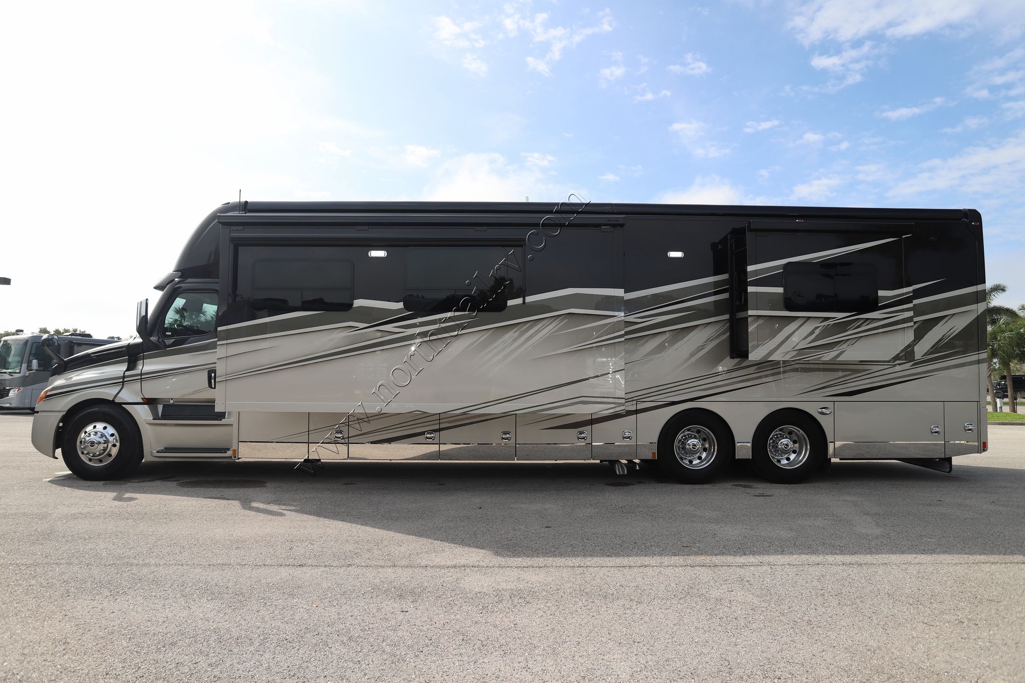 New 2024 Renegade Rv Xl 45DBM Super C  For Sale