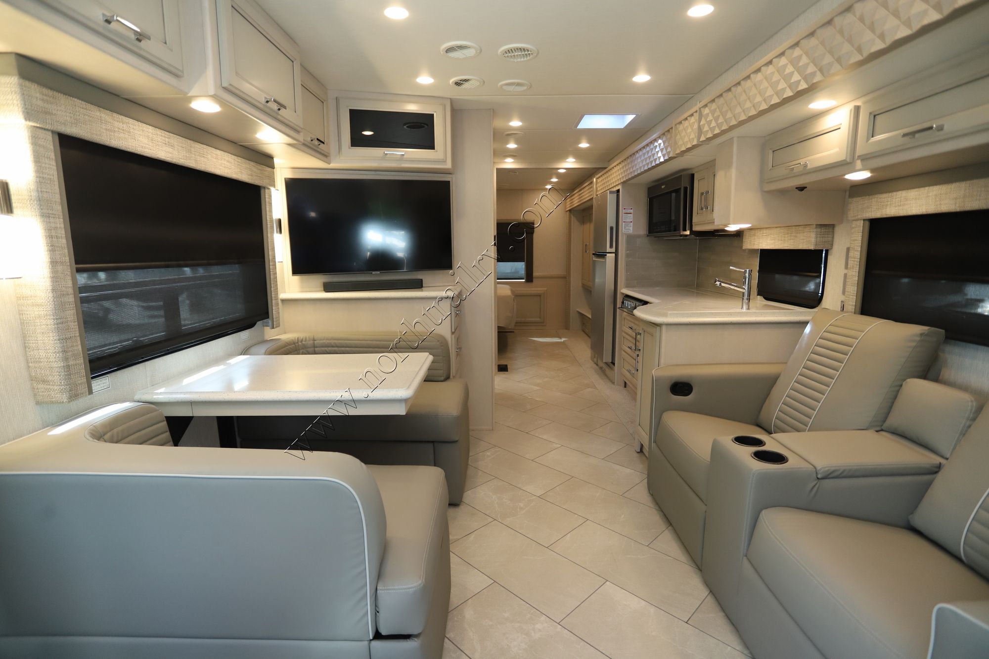 New 2024 Newmar Bay Star 3014 Class A  For Sale