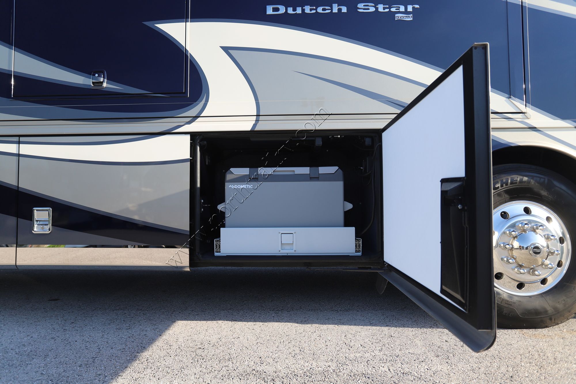 Used 2020 Newmar Dutch Star 4081 Class A  For Sale