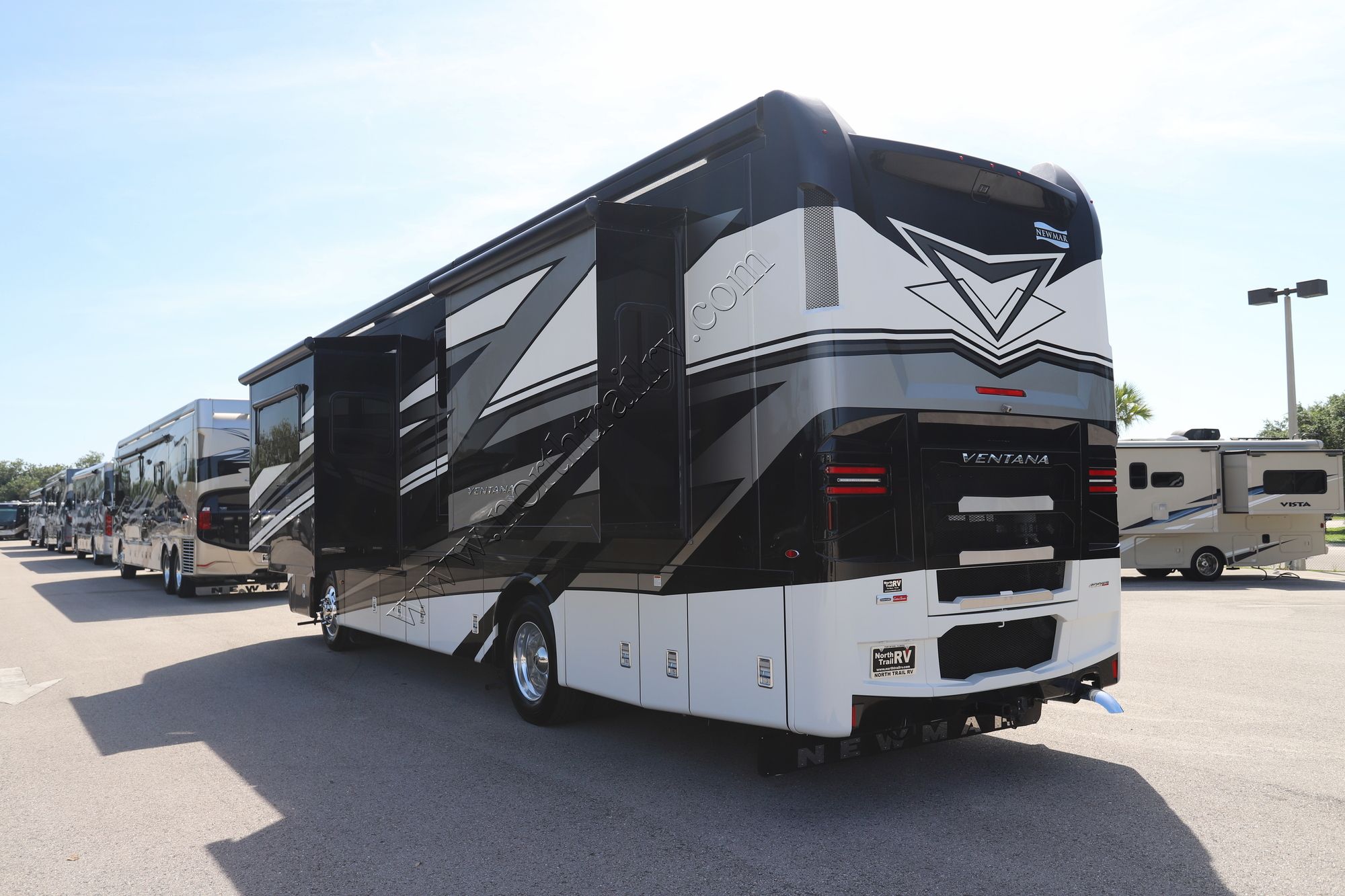 New 2024 Newmar Ventana 3512 Class A  For Sale