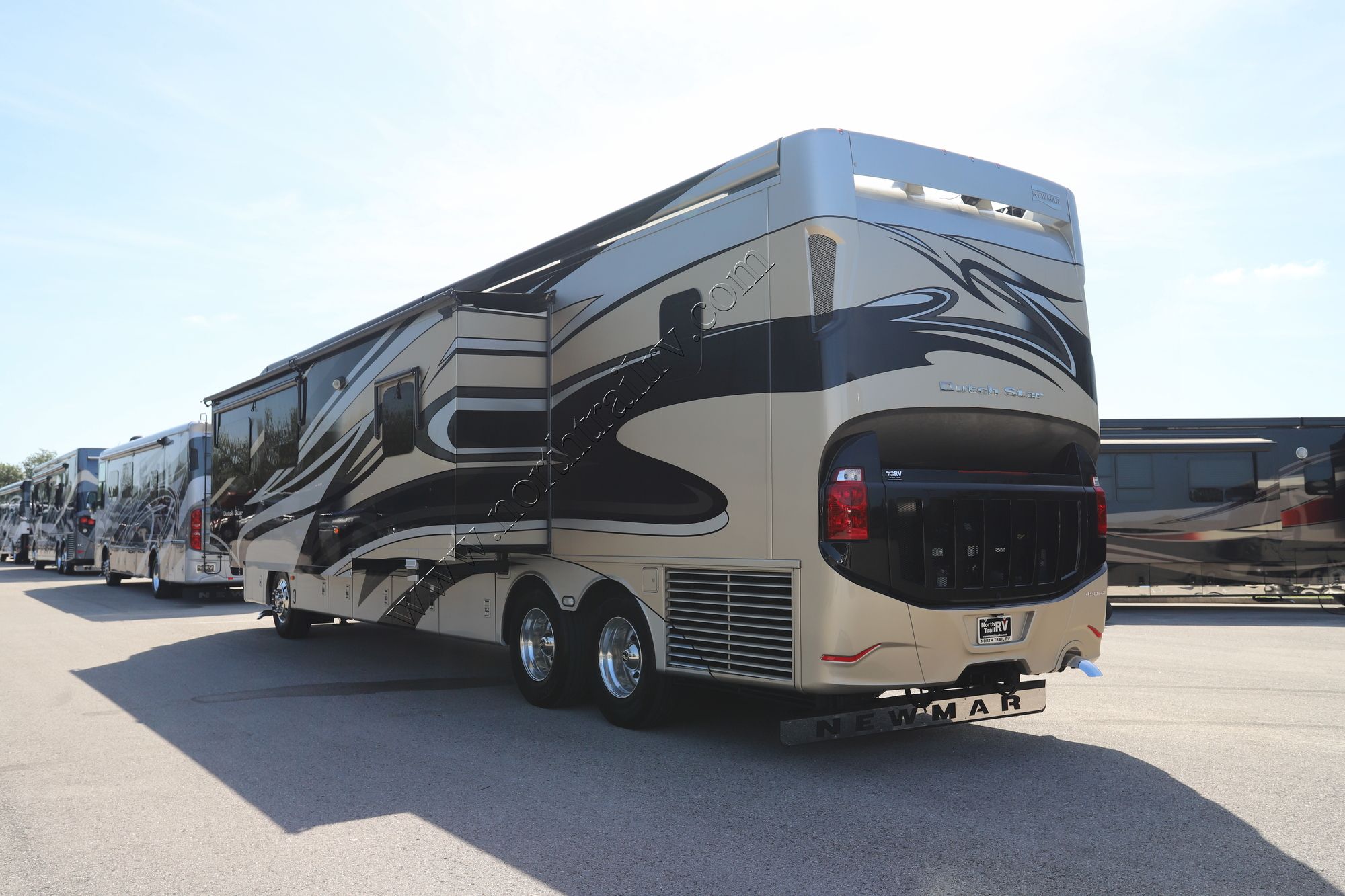 Used 2015 Newmar Dutch Star 4369 Class A  For Sale