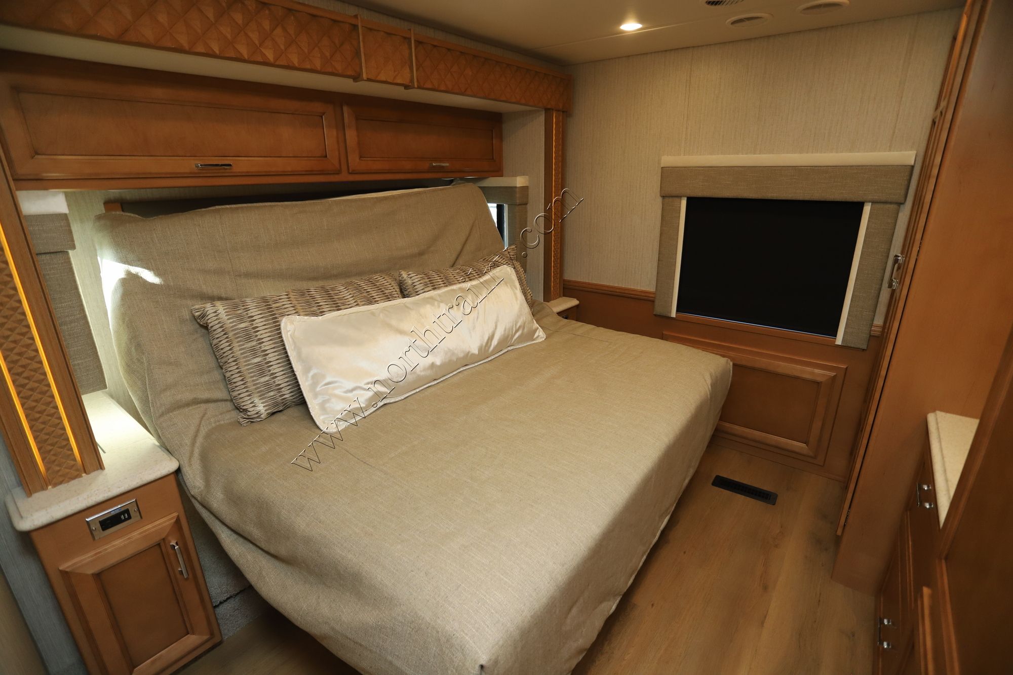 New 2024 Newmar Bay Star 3423 Class A  For Sale