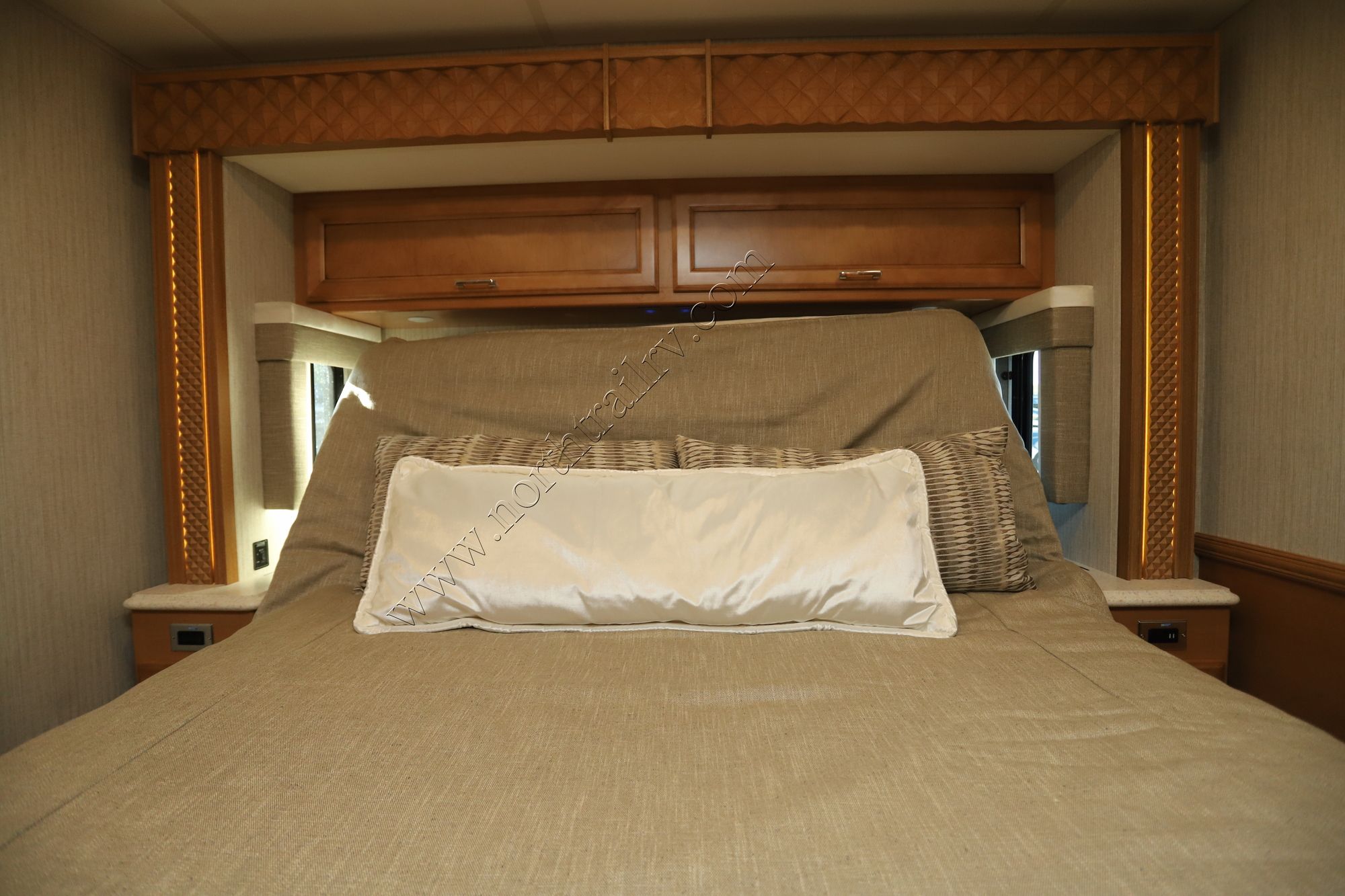 New 2024 Newmar Bay Star 3423 Class A  For Sale